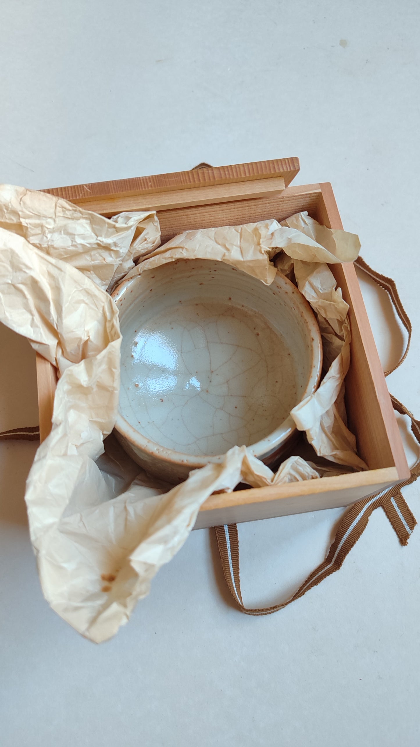 Bol à thé matcha de style "Shino" 115mm "Keizan"