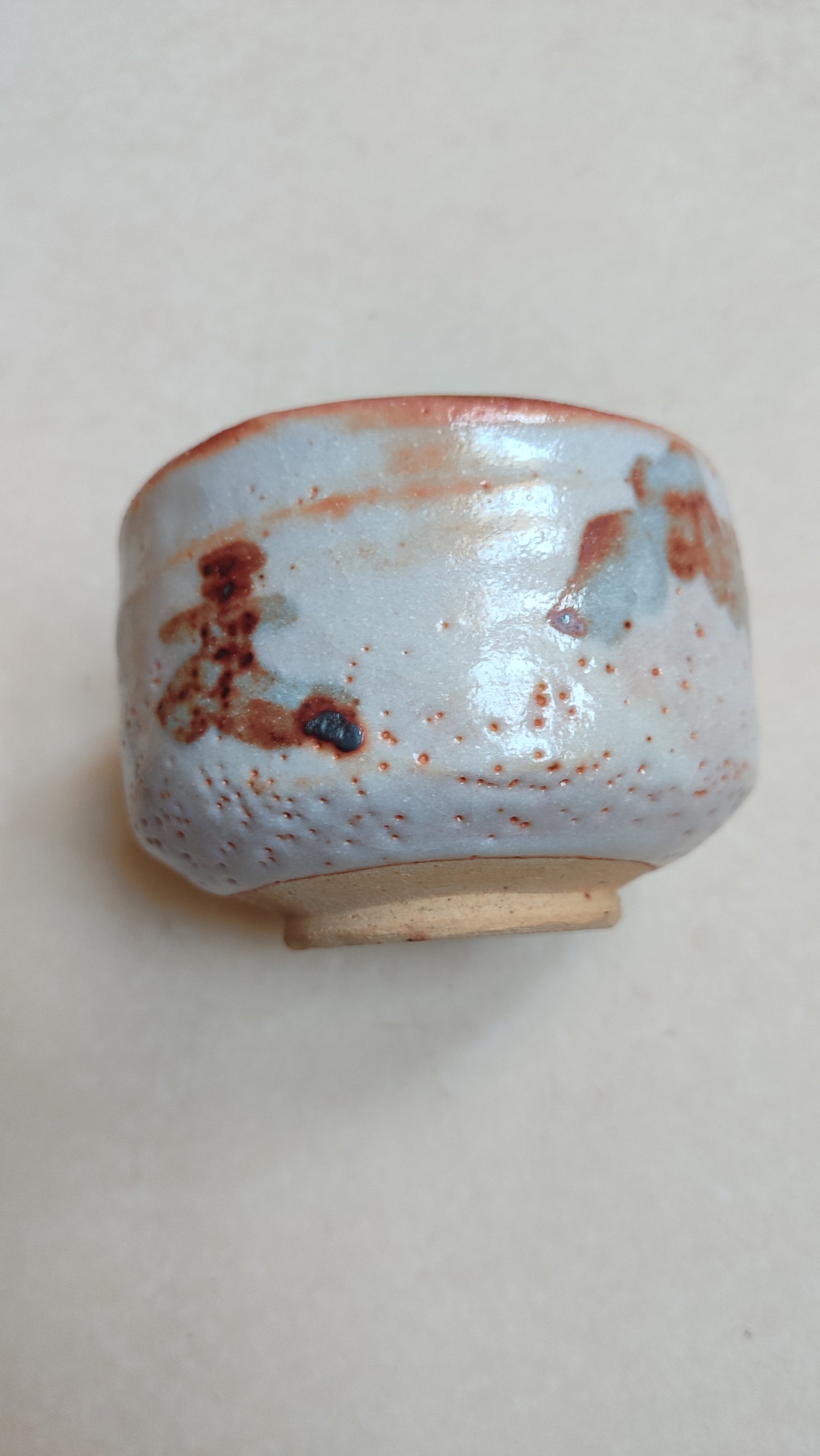 Bol à thé matcha de style "Shino" 120mm "Ryugetsu Kiln"