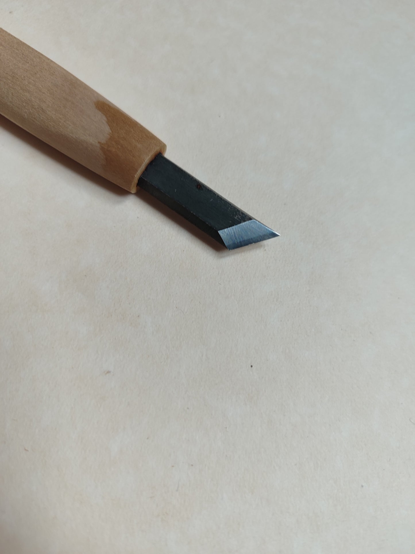 Ciseau japonais "Shirabiki" de gravure sur bois "Chokokuto" 9mm