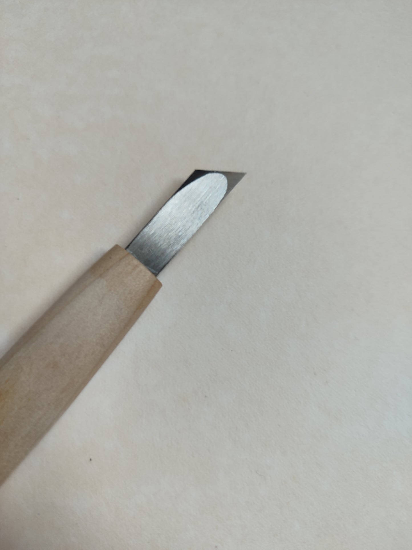 Ciseau japonais "Shirabiki" de gravure sur bois "Chokokuto" 9mm
