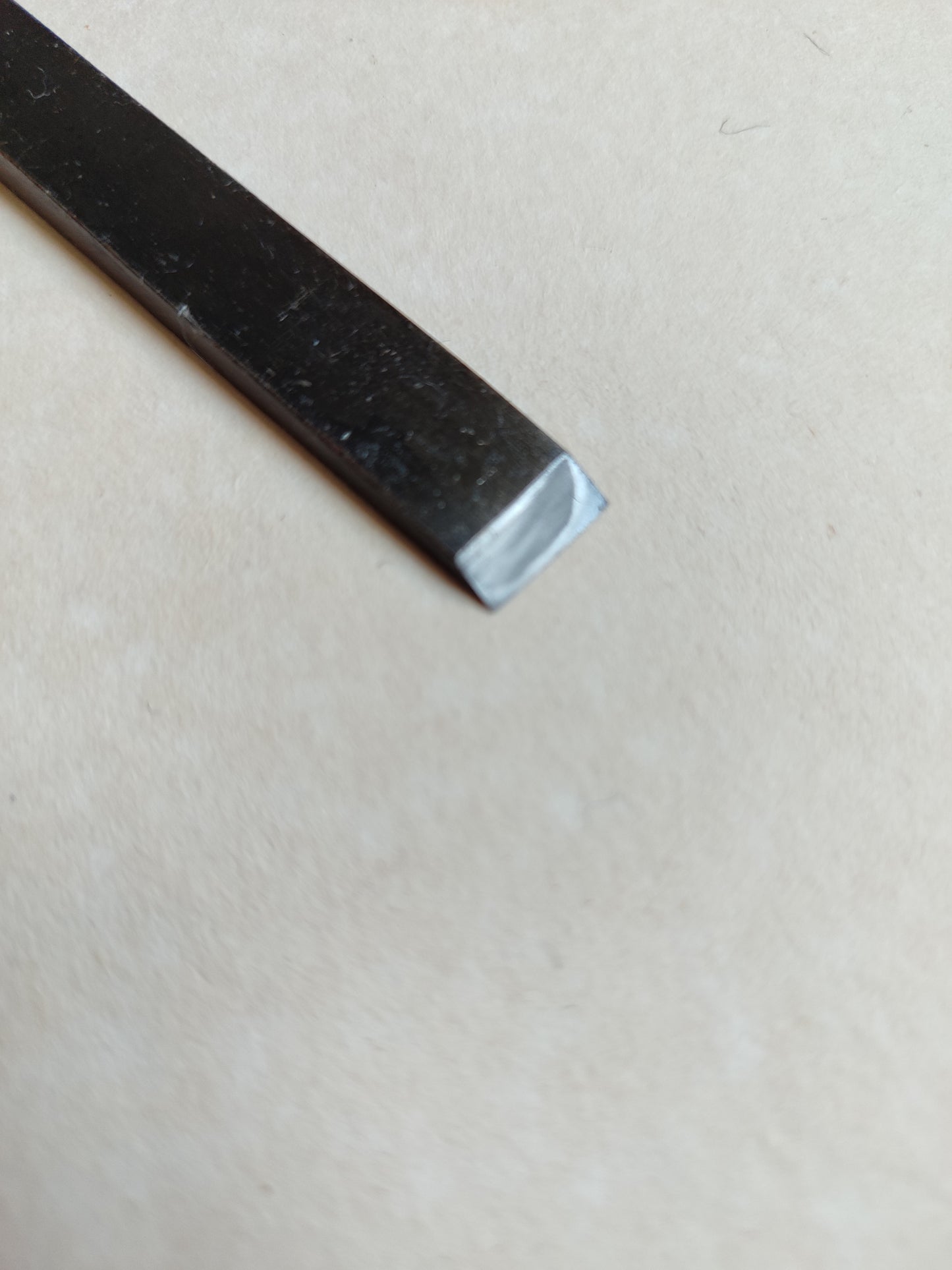Ciseau japonais "Usu Nomi" 12mm "Kusuma"
