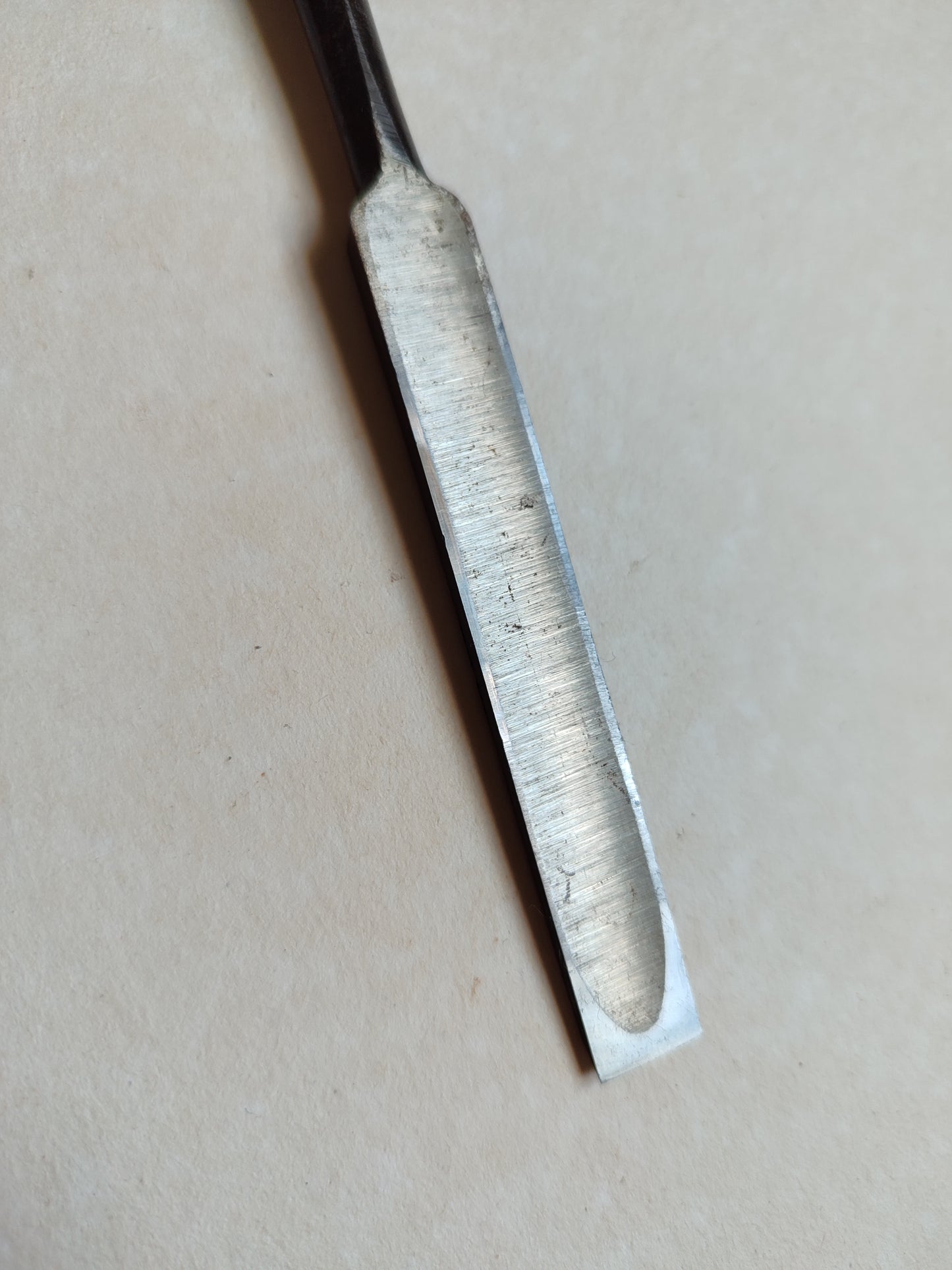Ciseau japonais "Usu Nomi" 12mm "Kusuma"