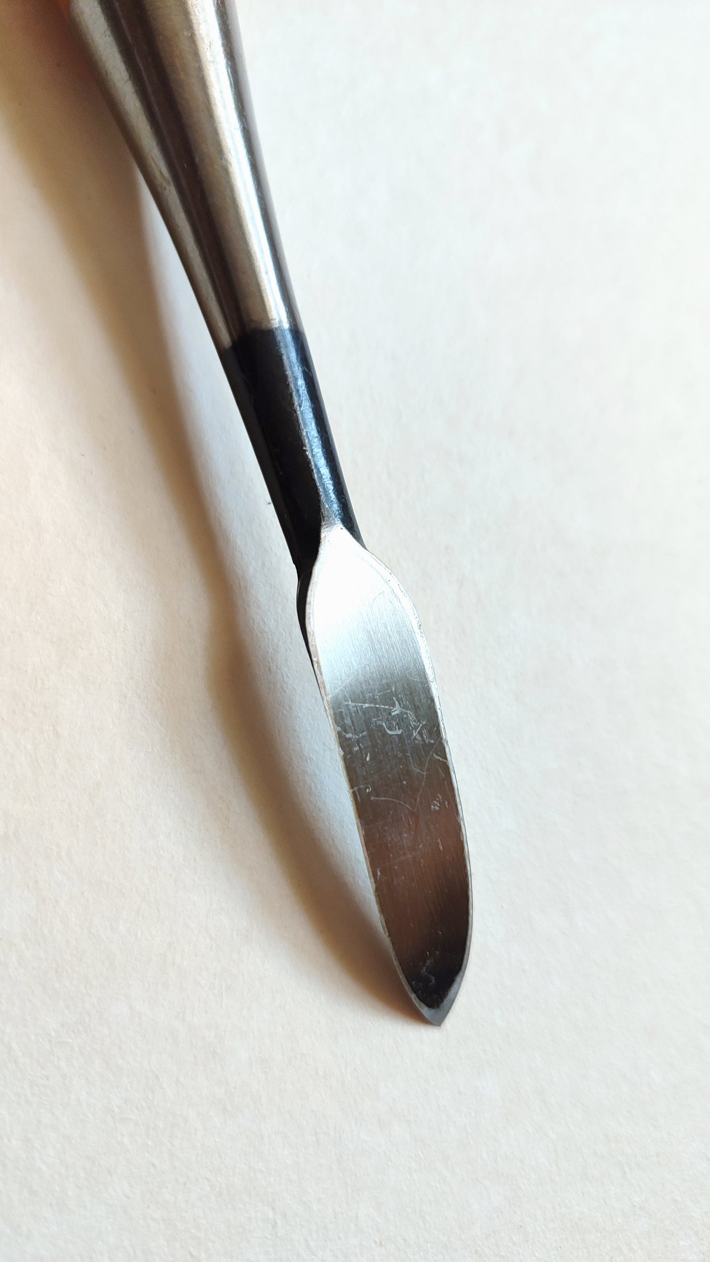 Ciseau japonais de sculpteur "Yari nomi" 12mm