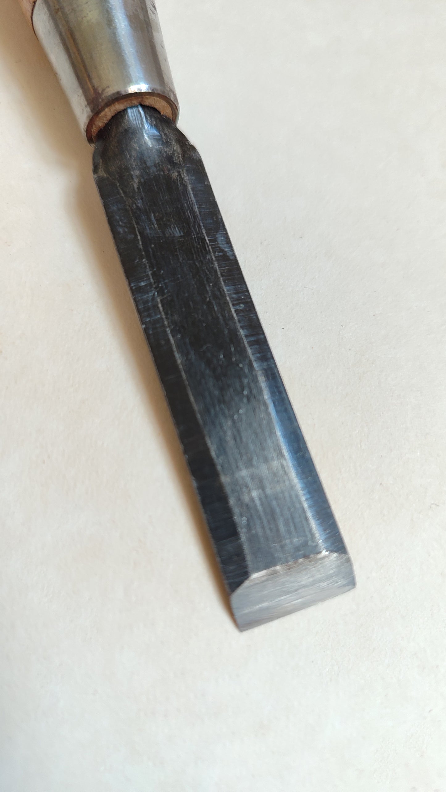 Couteau japonais droit pour le cuir 15mm