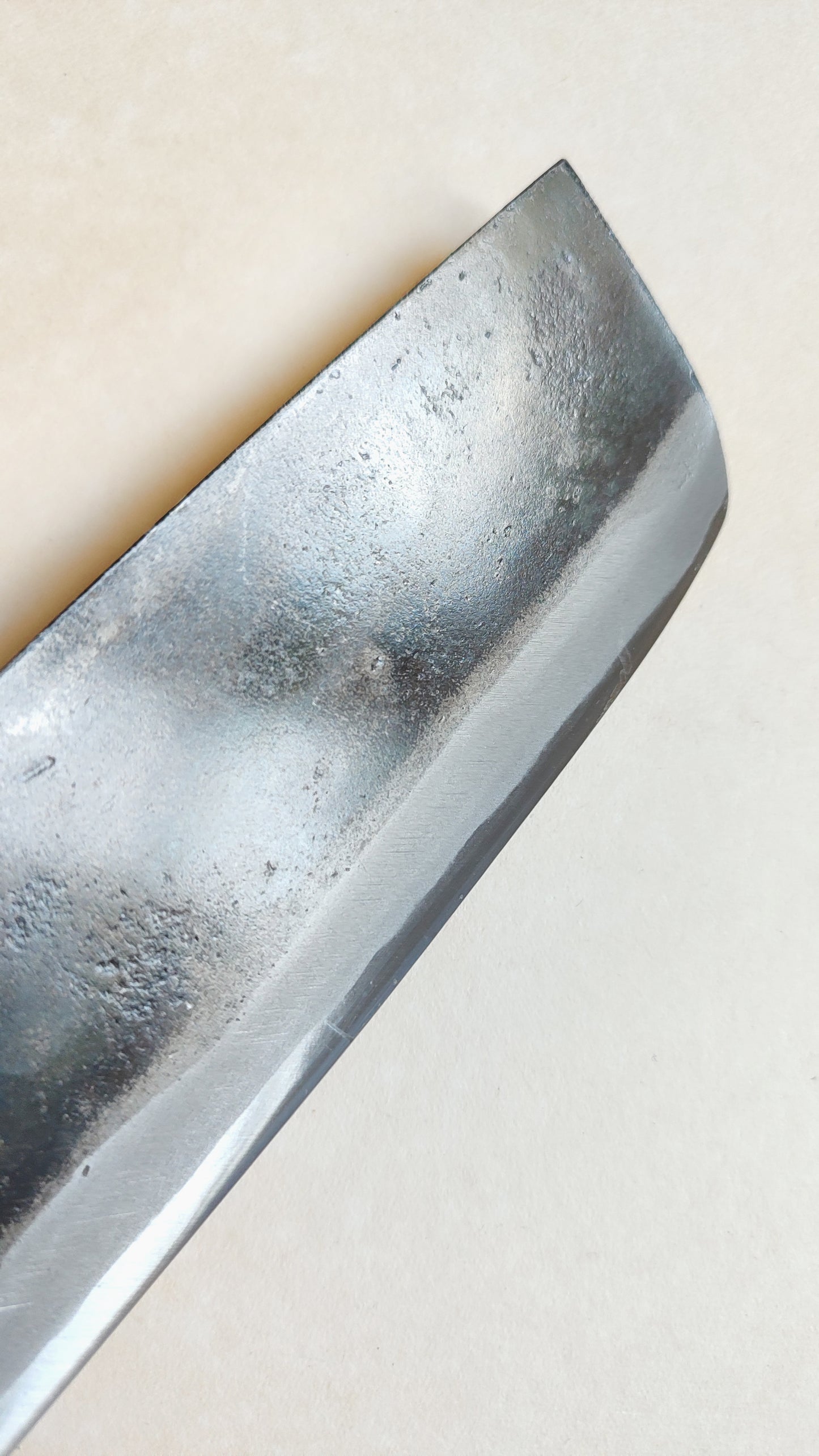 Long couteau de cuisine japonais "Nakiri" 240mm White Steel "Kurouchi"