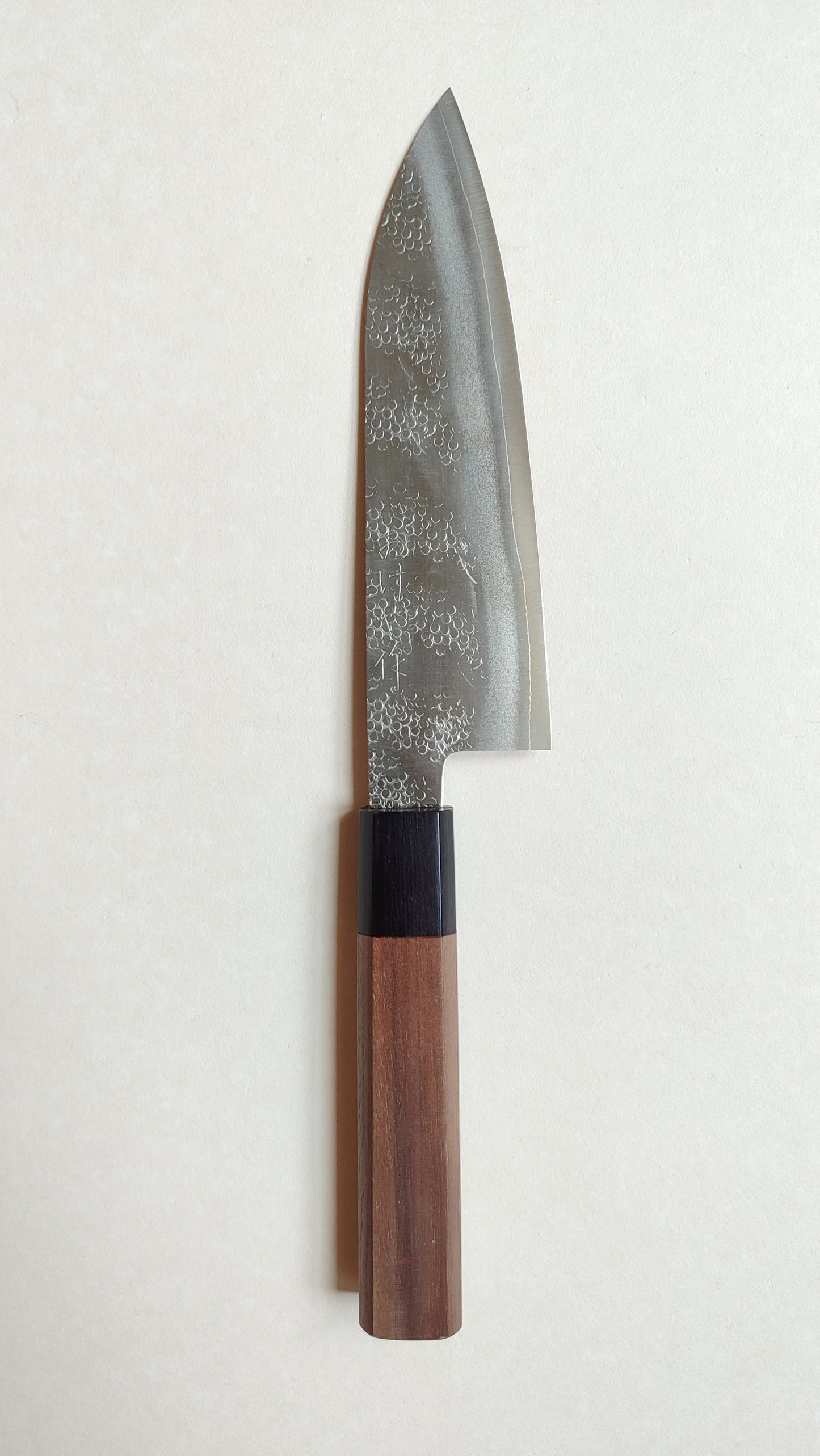 Magnifique couteau de cuisine japonais "Santoku" 165mm acier Ginsanl "Okeya"