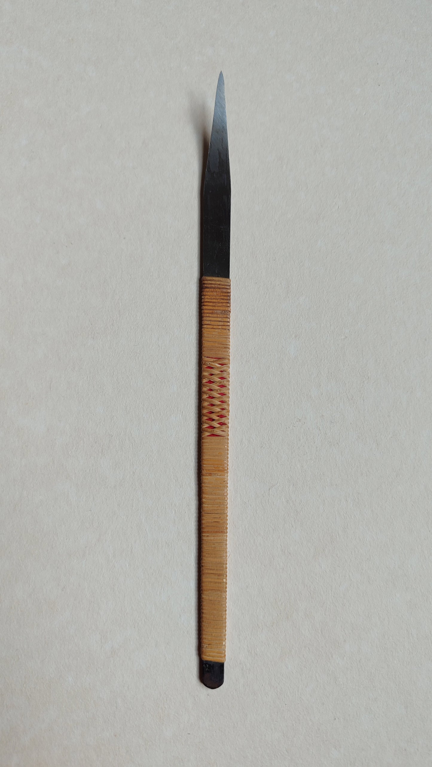 Fin couteau courbe de sculpteur japonais "Namazori Kogatana" 9,5mm