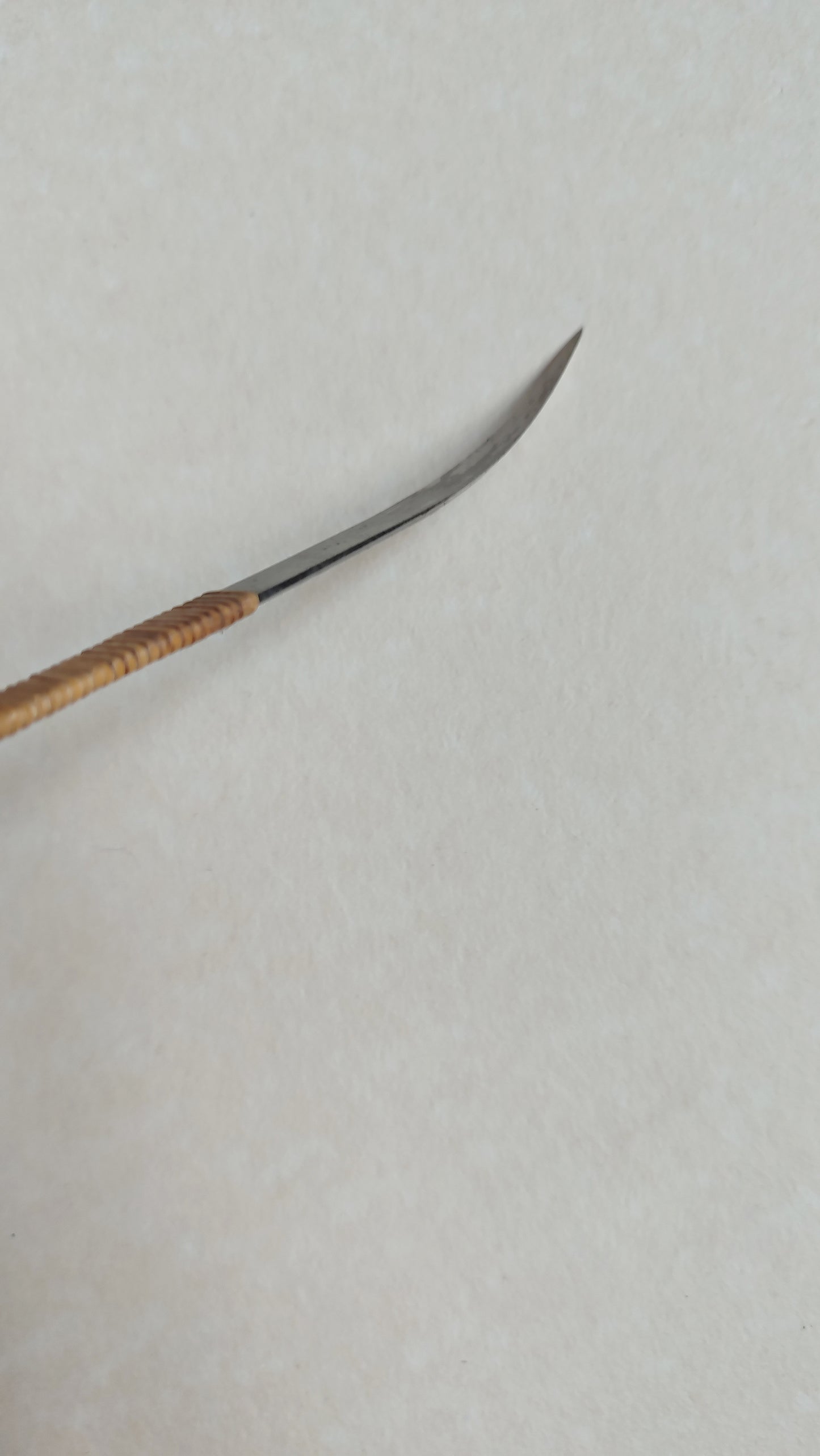 Fin couteau courbe de sculpteur japonais "Namazori Kogatana" 9,5mm