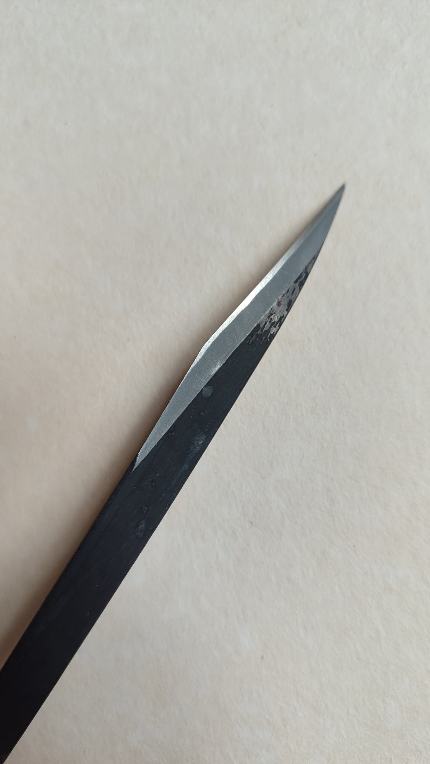 Fin couteau courbe de sculpteur japonais "Namazori Kogatana" 9,5mm gaucher