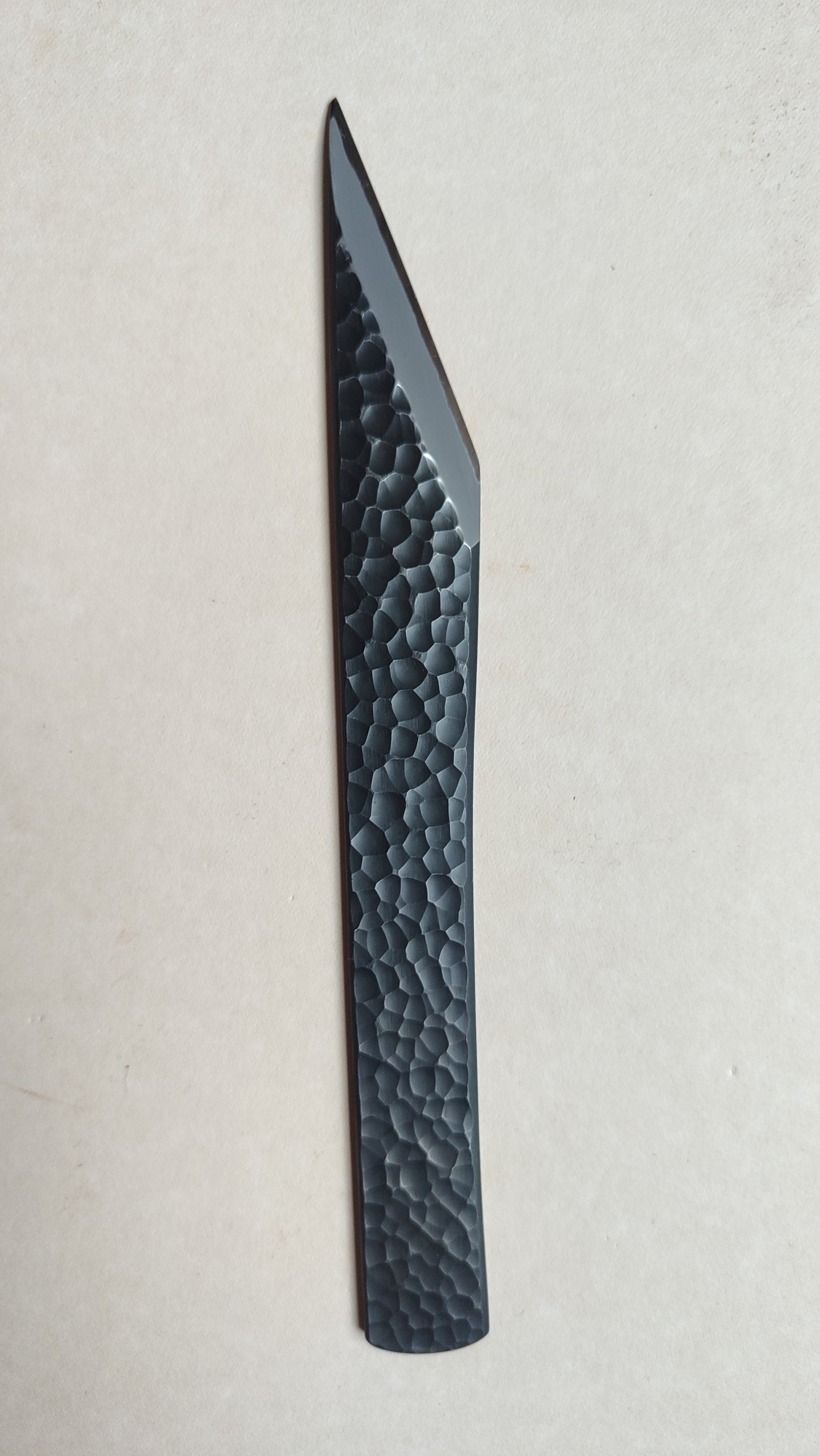 Couteau japonais "Kiridashi" forgé par Yoshihide Sakamitsu 24mm "Tsuchime"