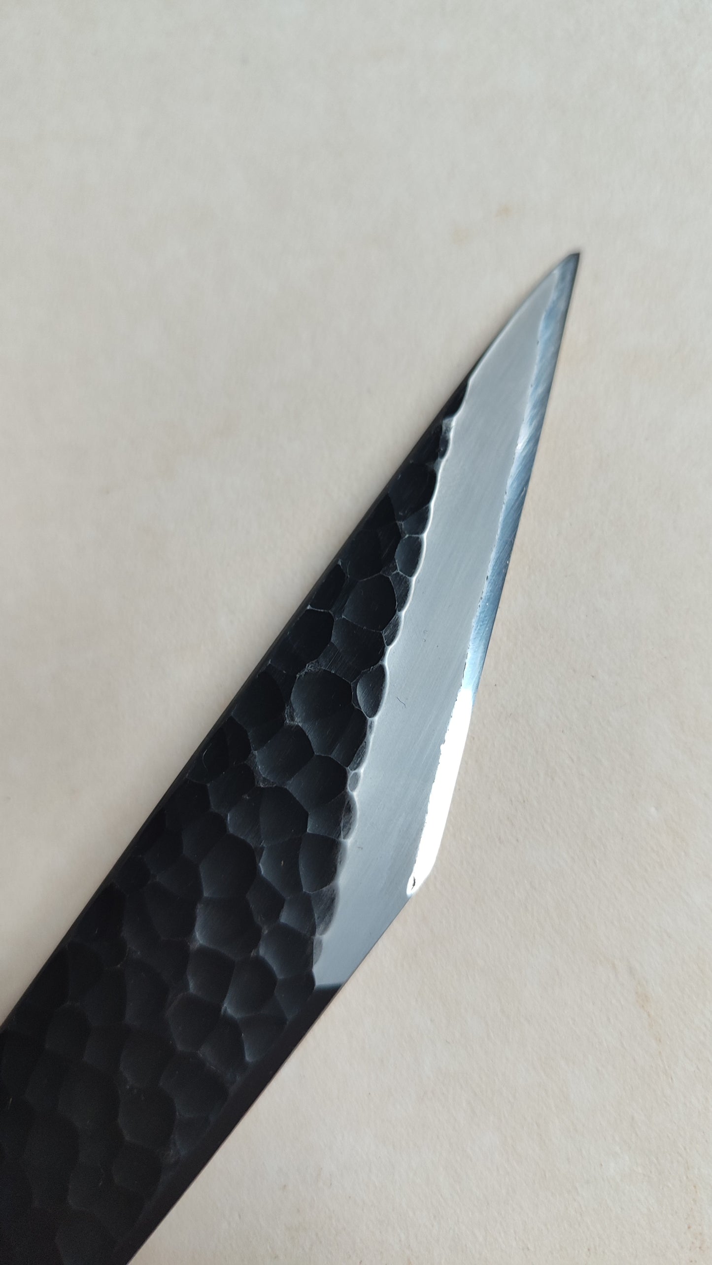 Couteau japonais "Kiridashi" forgé par Yoshihide Sakamitsu 24mm "Tsuchime"