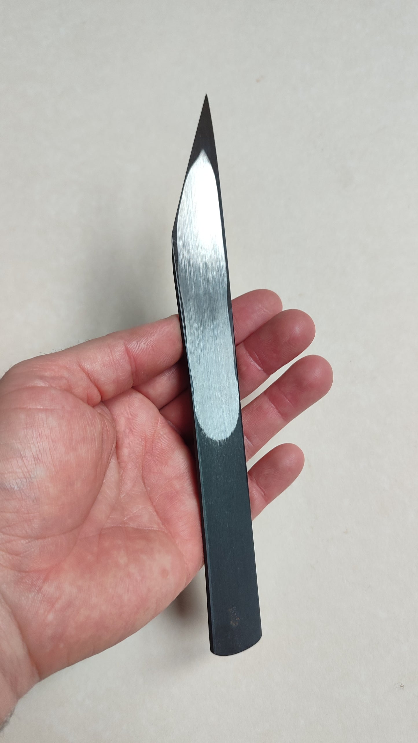 Couteau japonais "Kiridashi" forgé par Yoshihide Sakamitsu 24mm "Tsuchime"
