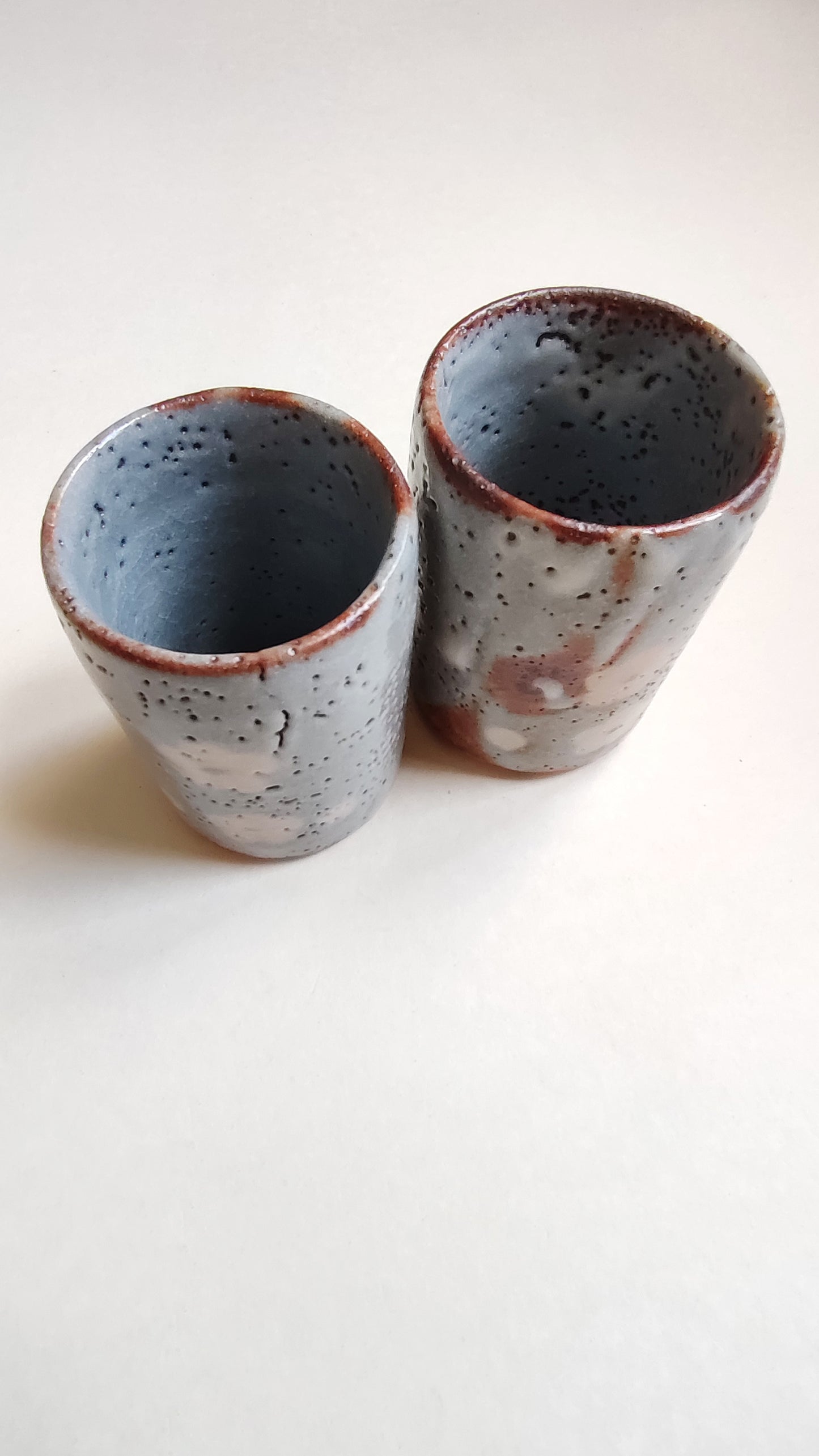 Paire de tasses à thé de style "Shino" 98mm du célèbre "Hidetako Ando"