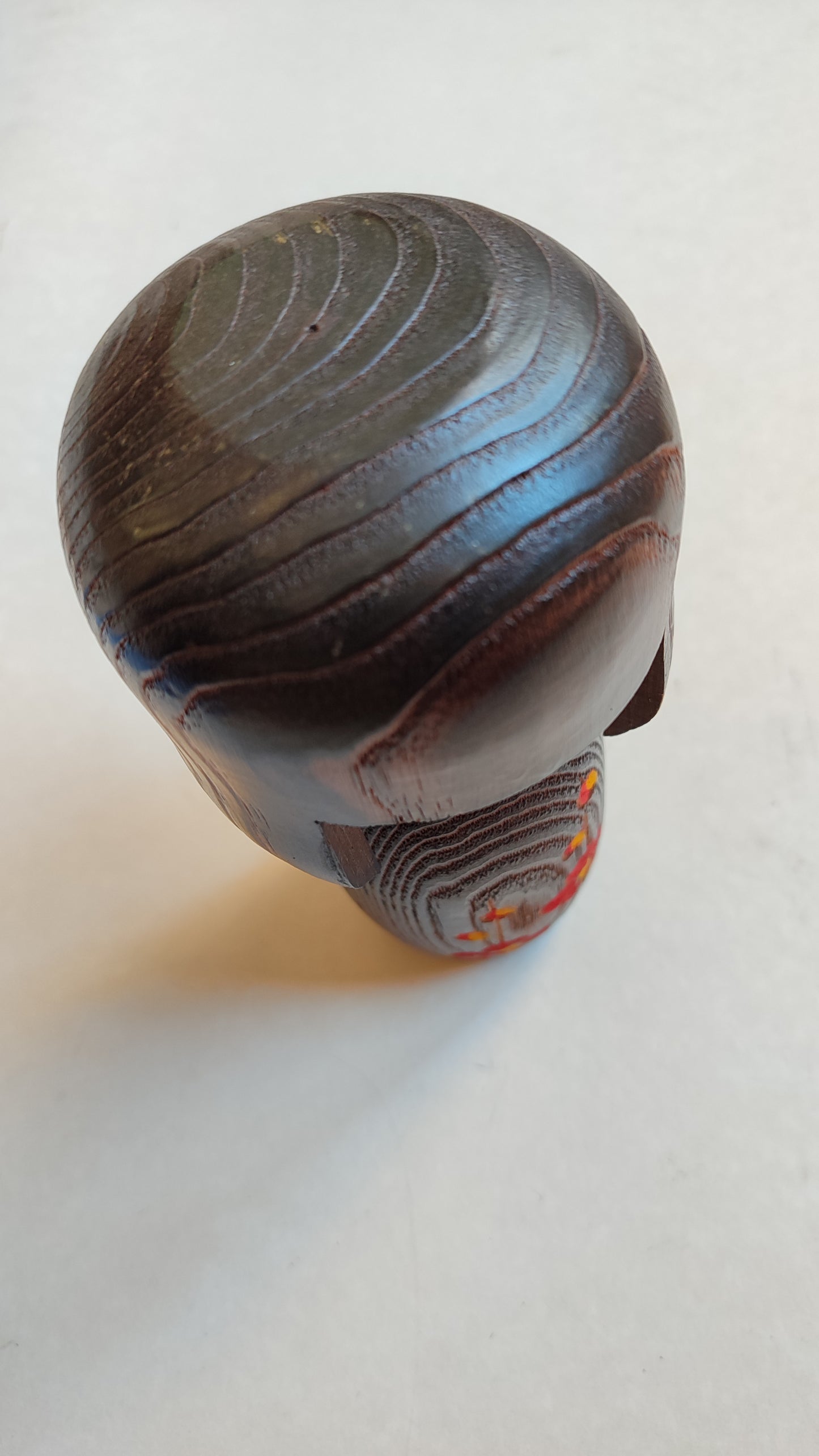 Poupée japonaise "Kokechi" en bois brûlé "Yakisugi" 190mm