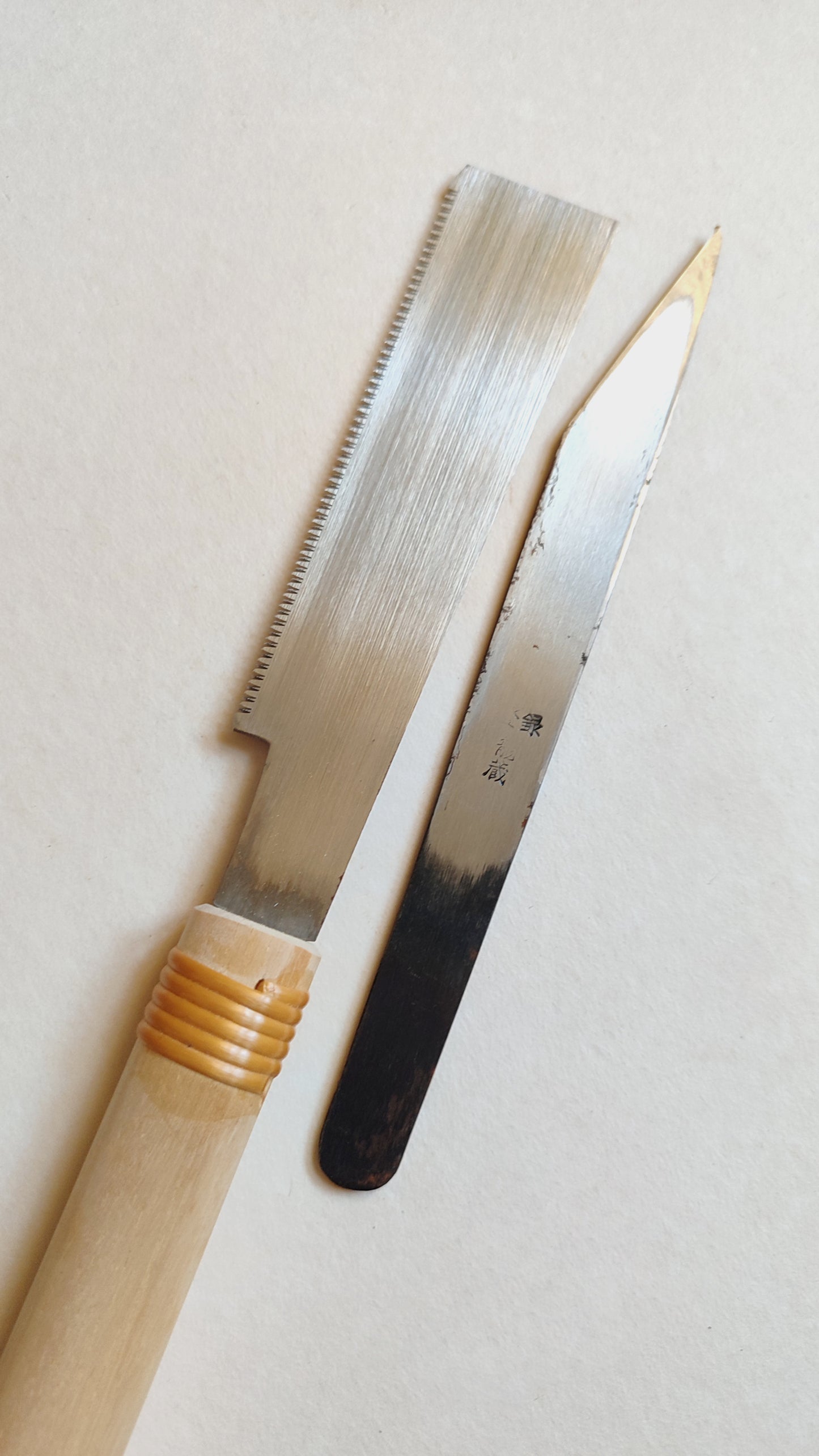 Set de couteau japonais "Kiridashi" 18mm & mini scie japonaise "Kataba" 120mm