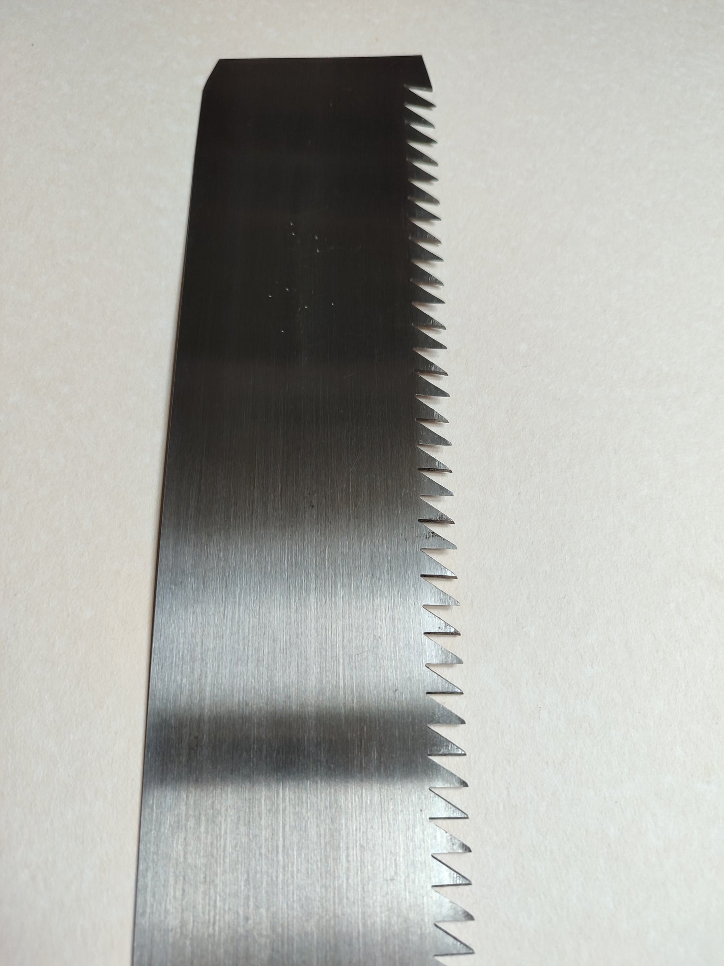 Grande scie japonaise forgée "Temagori-nokogiri" 450mm