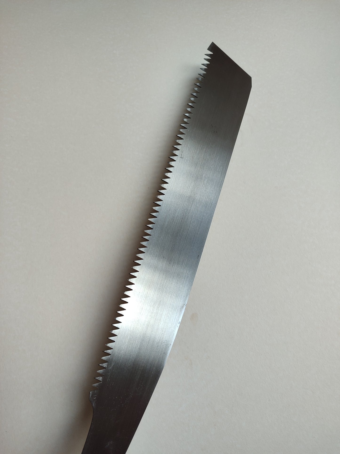 Grande scie japonaise forgée "Temagori-nokogiri" 450mm