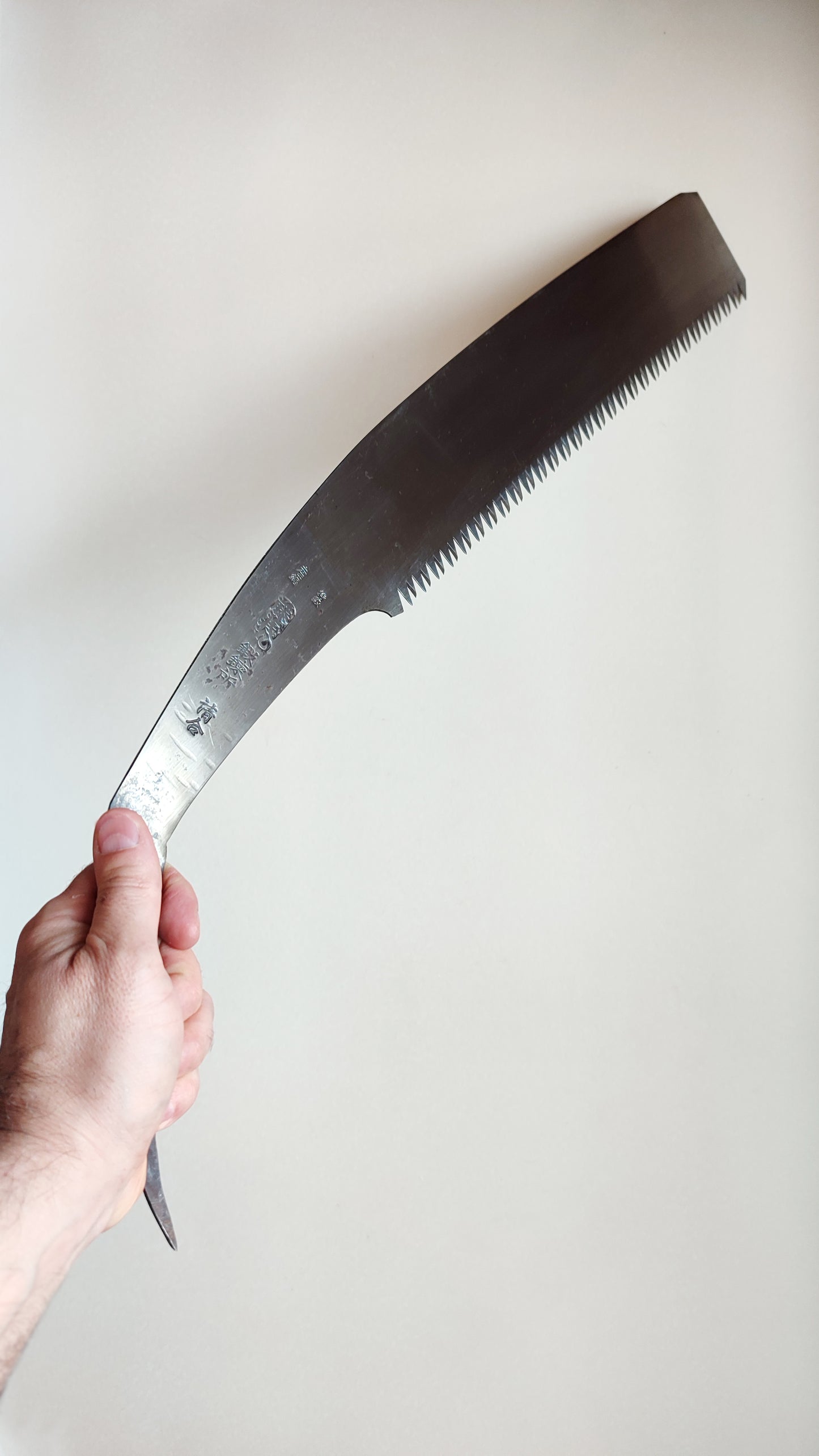 Très grande scie japonaise forgée "Temagori-nokogiri" 530mm "Misaka Hyojo"