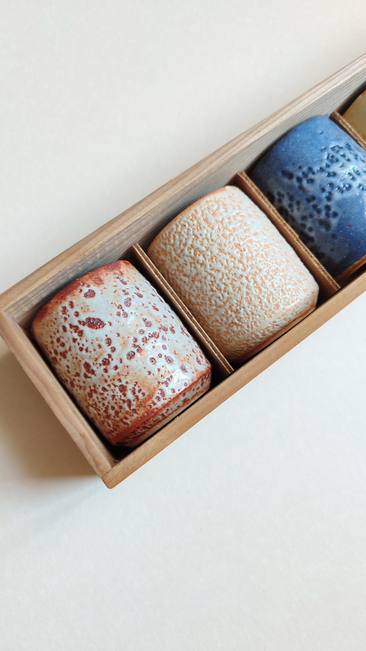 Set de cinq tasses à thé céramique "Kiyomizu-yaki" 70mm