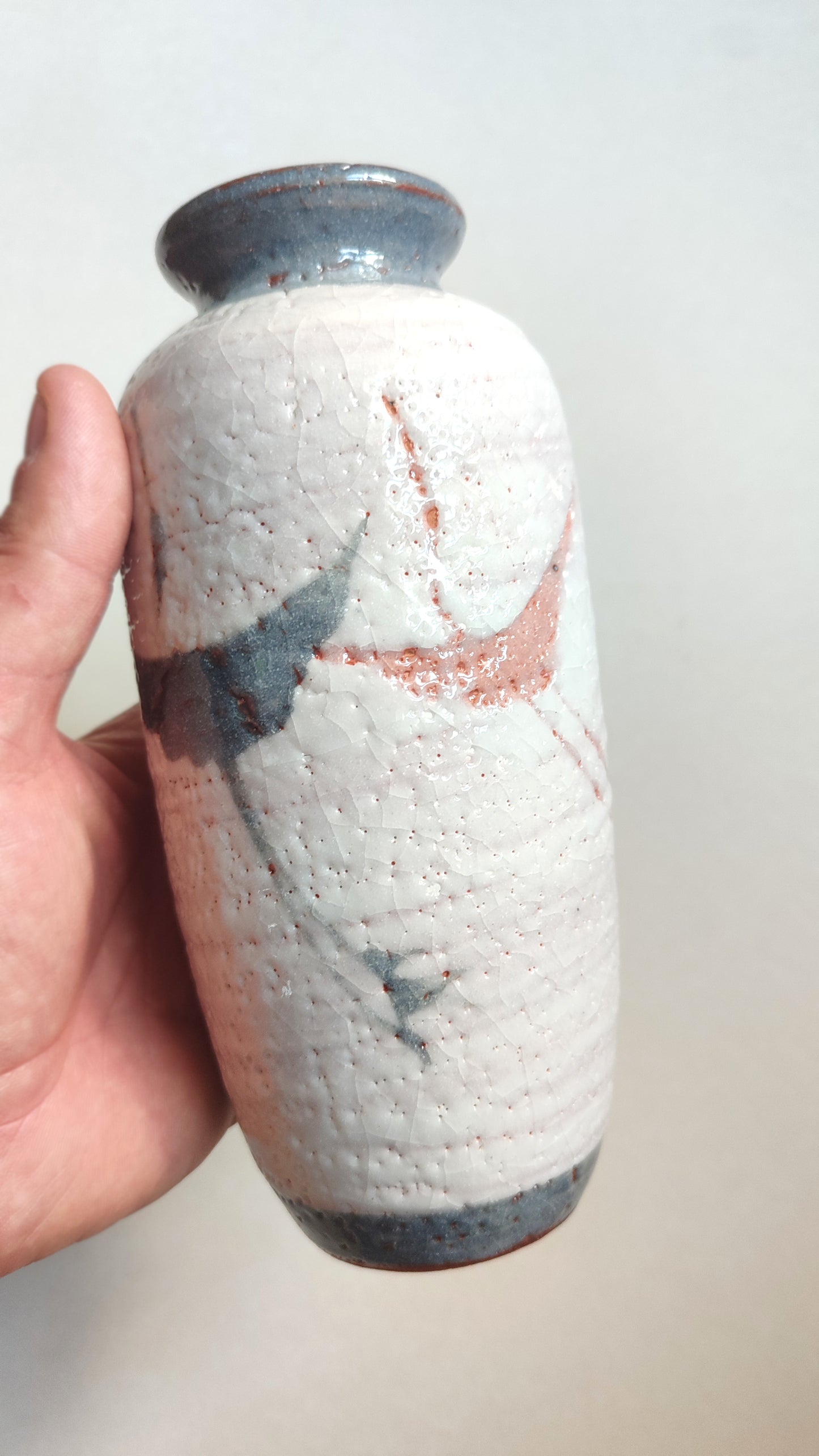 Vase japonais de style "Shino" 187mm "Kosaburo" circa 1970