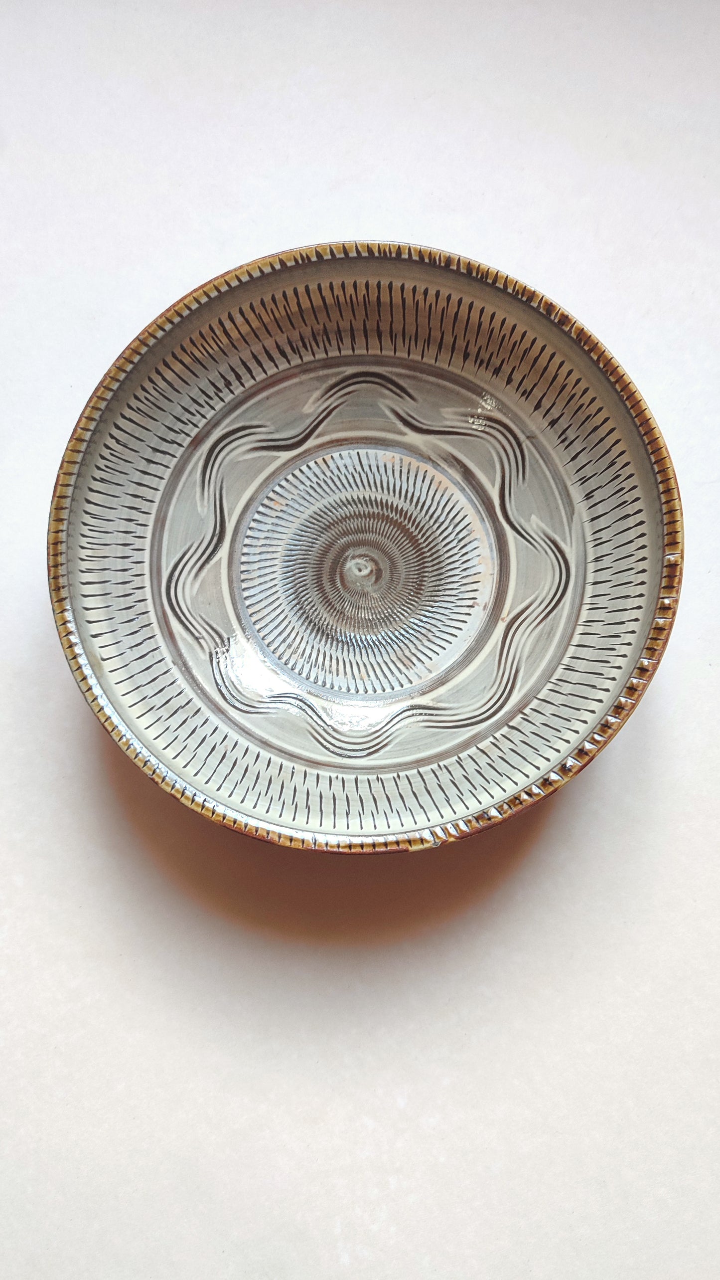 Grande assiette des céramiques de Oishiwara  238mm
