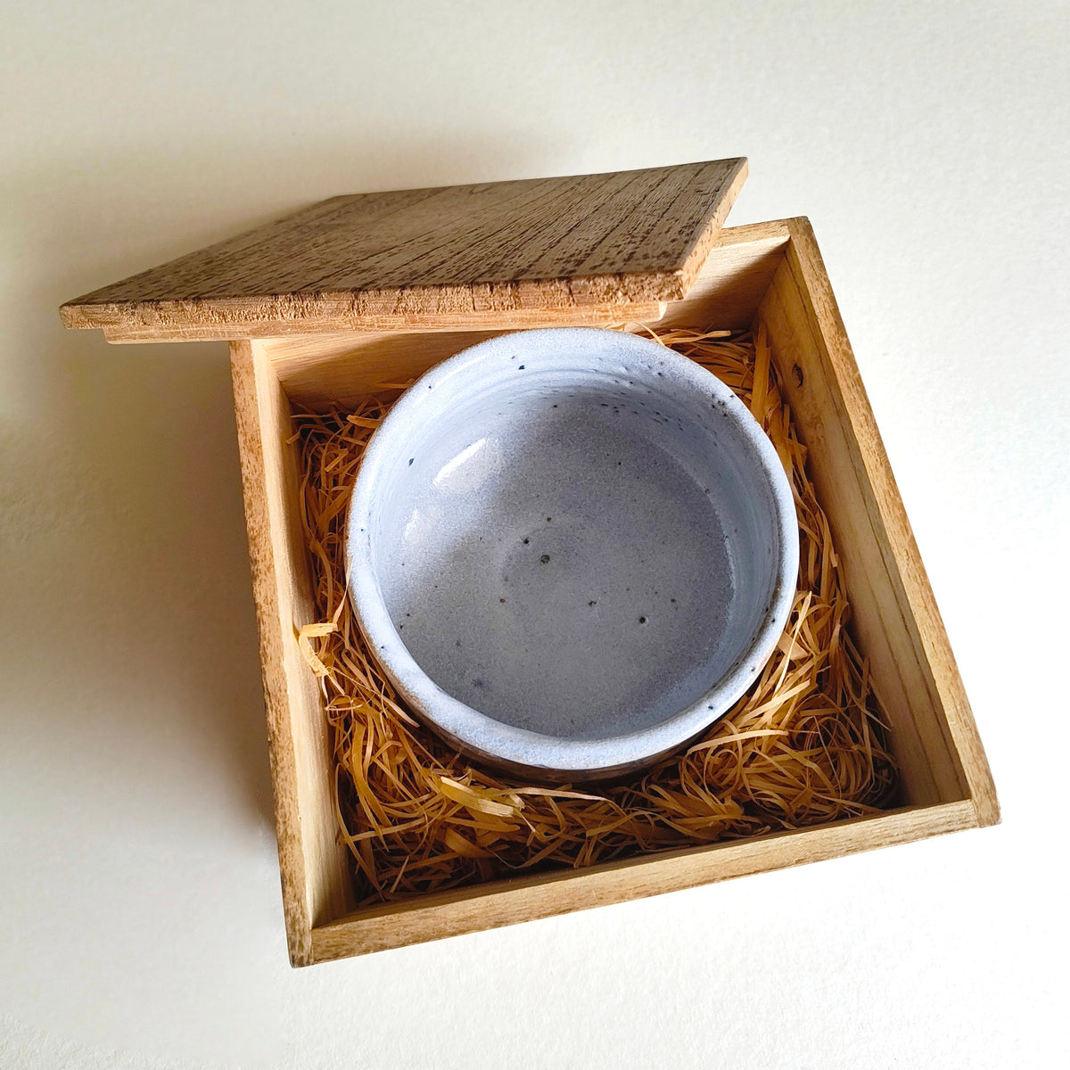 Bol à thé matcha de style "Mashiko" 115mm "Kuroyama Kiln" four de Ryuzan