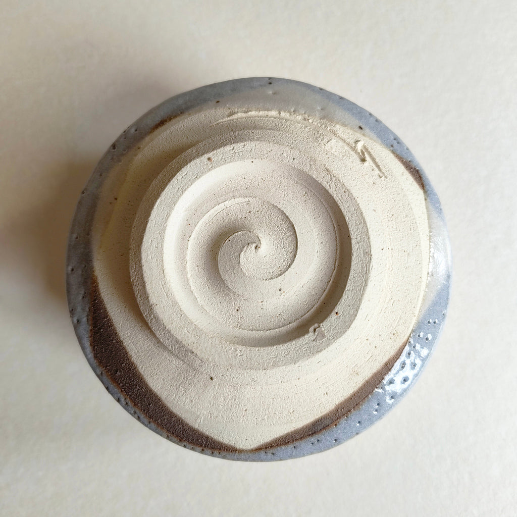 Bol à thé matcha de style "Mashiko" 115mm "Kuroyama Kiln" four de Ryuzan