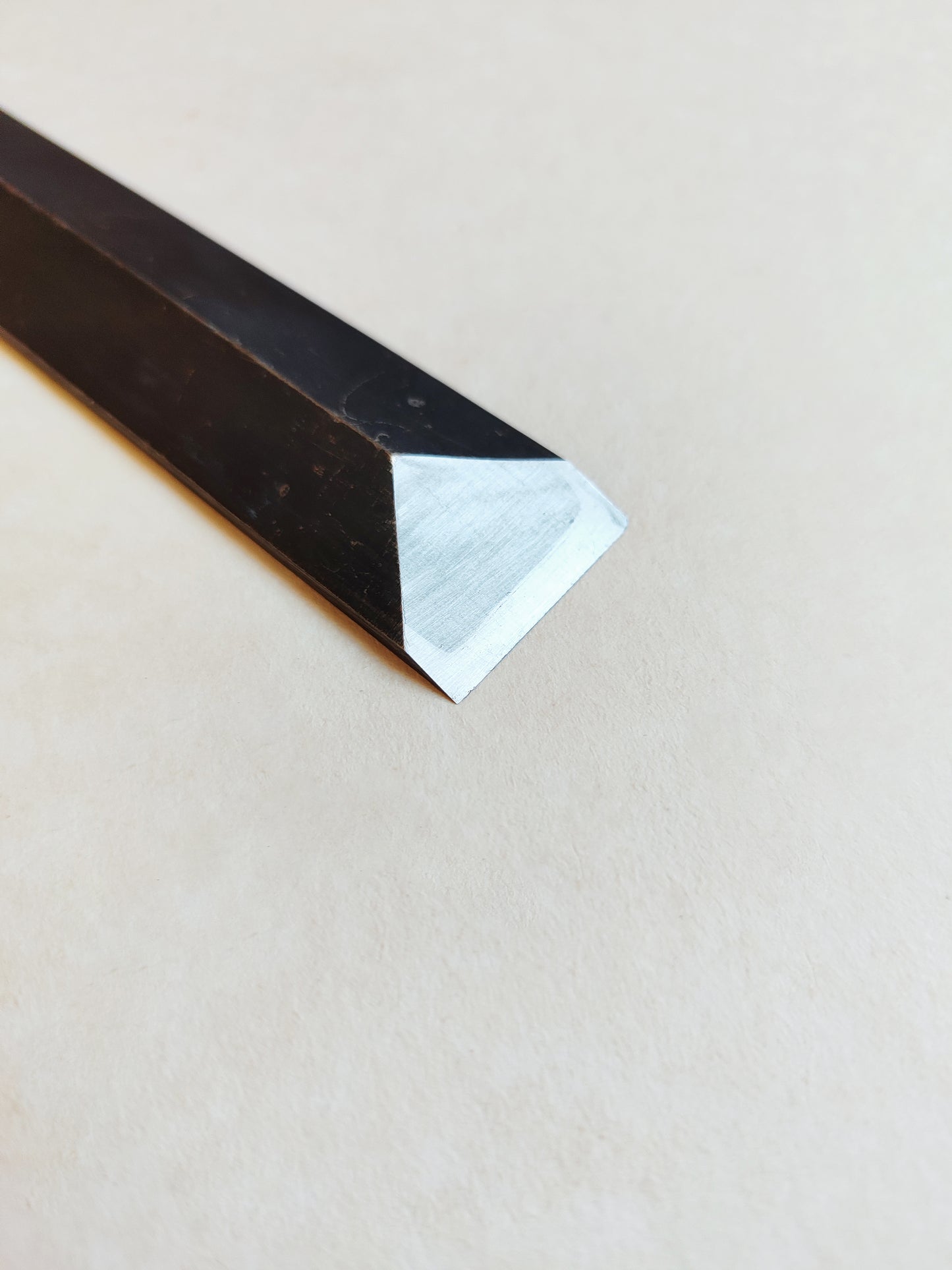 Ciseau japonais extra long "Anaya shinogi nomi" 24mm