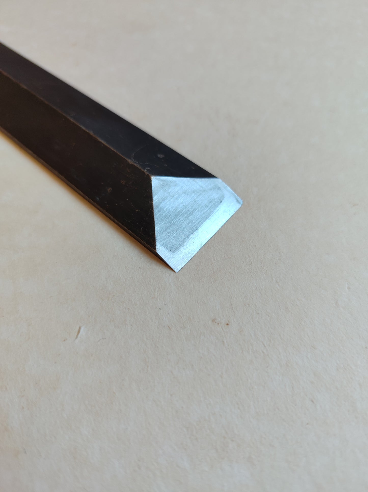 Ciseau japonais extra long "Anaya shinogi nomi" 24mm
