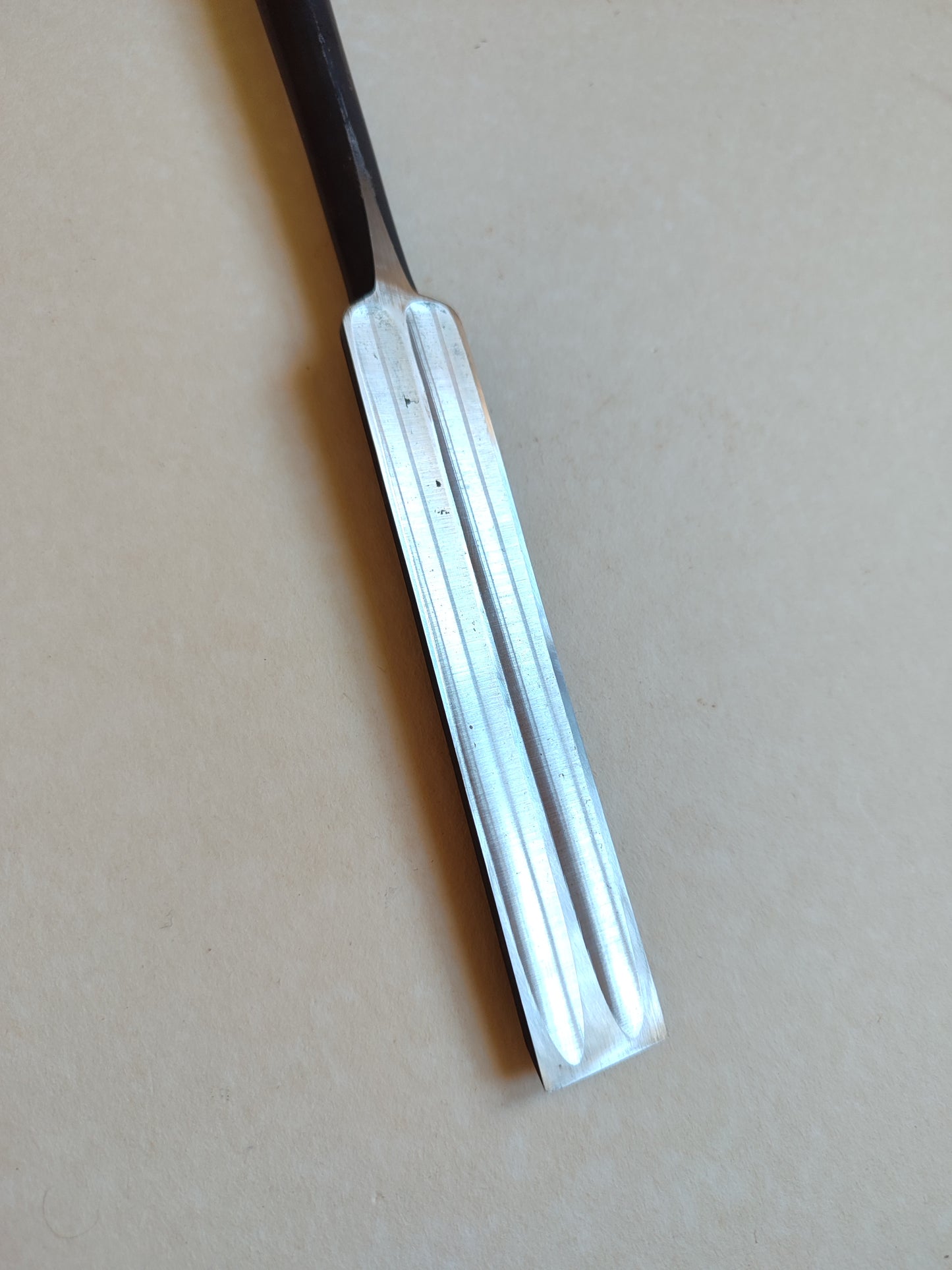 Ciseau japonais extra long "Anaya shinogi nomi" 24mm