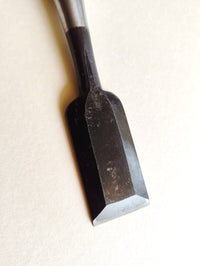 Ciseau japonais "Chu Tataki Nomi" 36mm