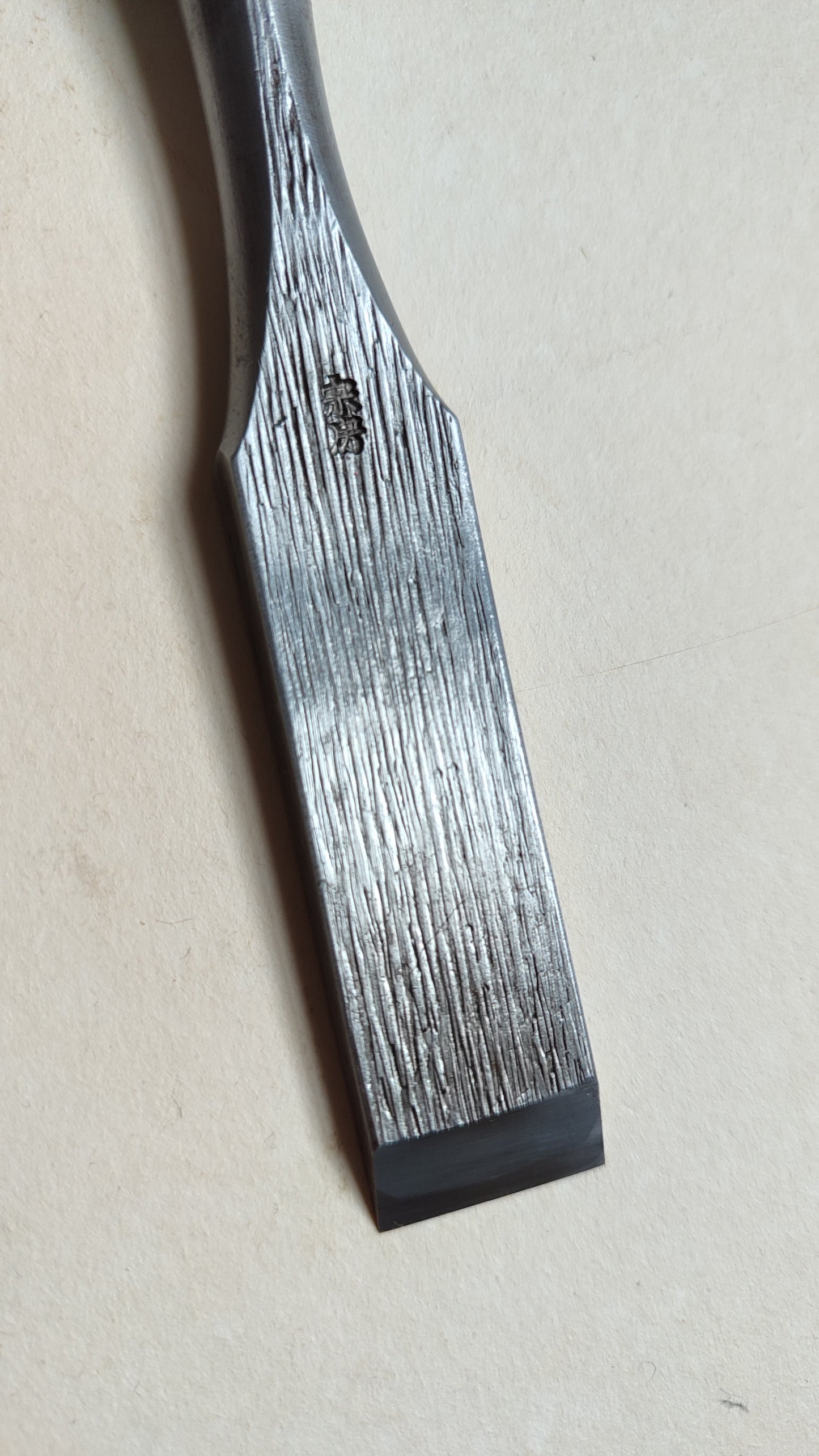 Ciseau japonais "Damekiri Nomi" 24mm mokume