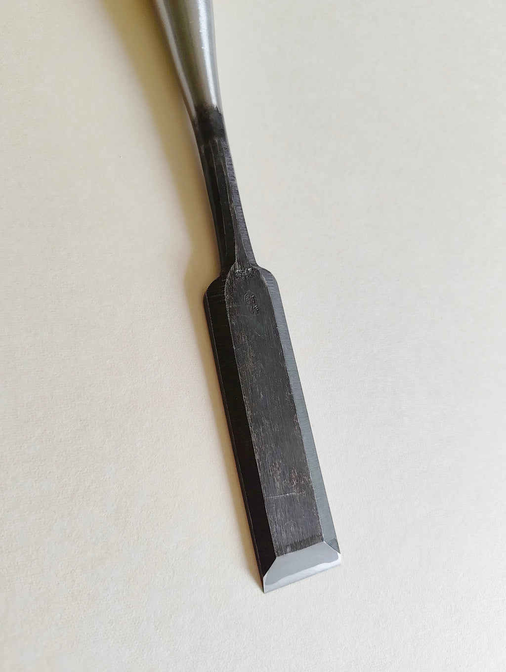 Ciseau japonais "Kinari nomi" 24mm "Yasaku"