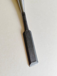 Ciseau japonais "Kinari nomi" 24mm "Yasaku"