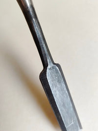 Ciseau japonais "Kinari nomi" 24mm "Yasaku"
