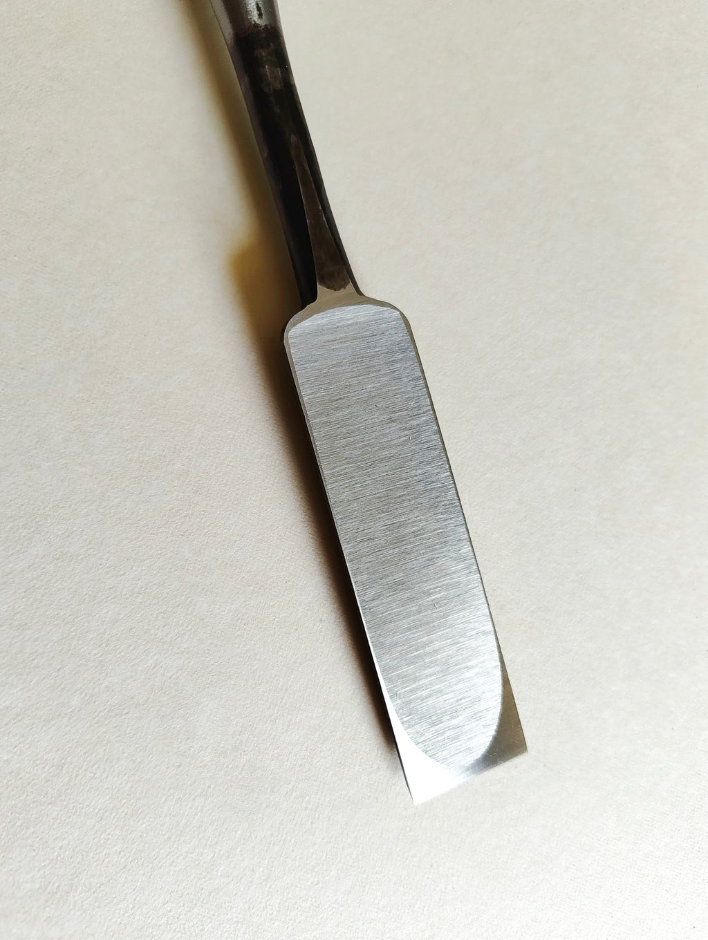 Ciseau japonais "Kinari nomi" 24mm "Yasaku"