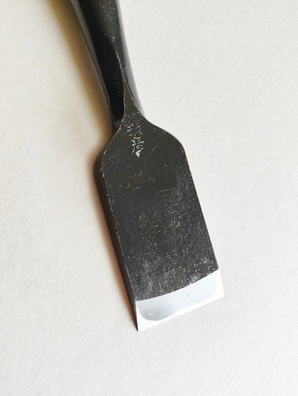 Ciseau japonais premium "Oire Nomi" 30mm "Koshihiko"