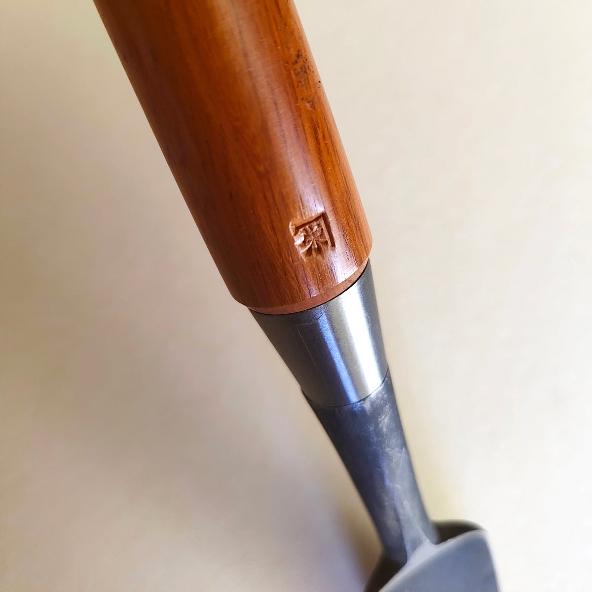 Ciseau Japonais Premium "Oire Nomi" 30mm "Sadatora"
