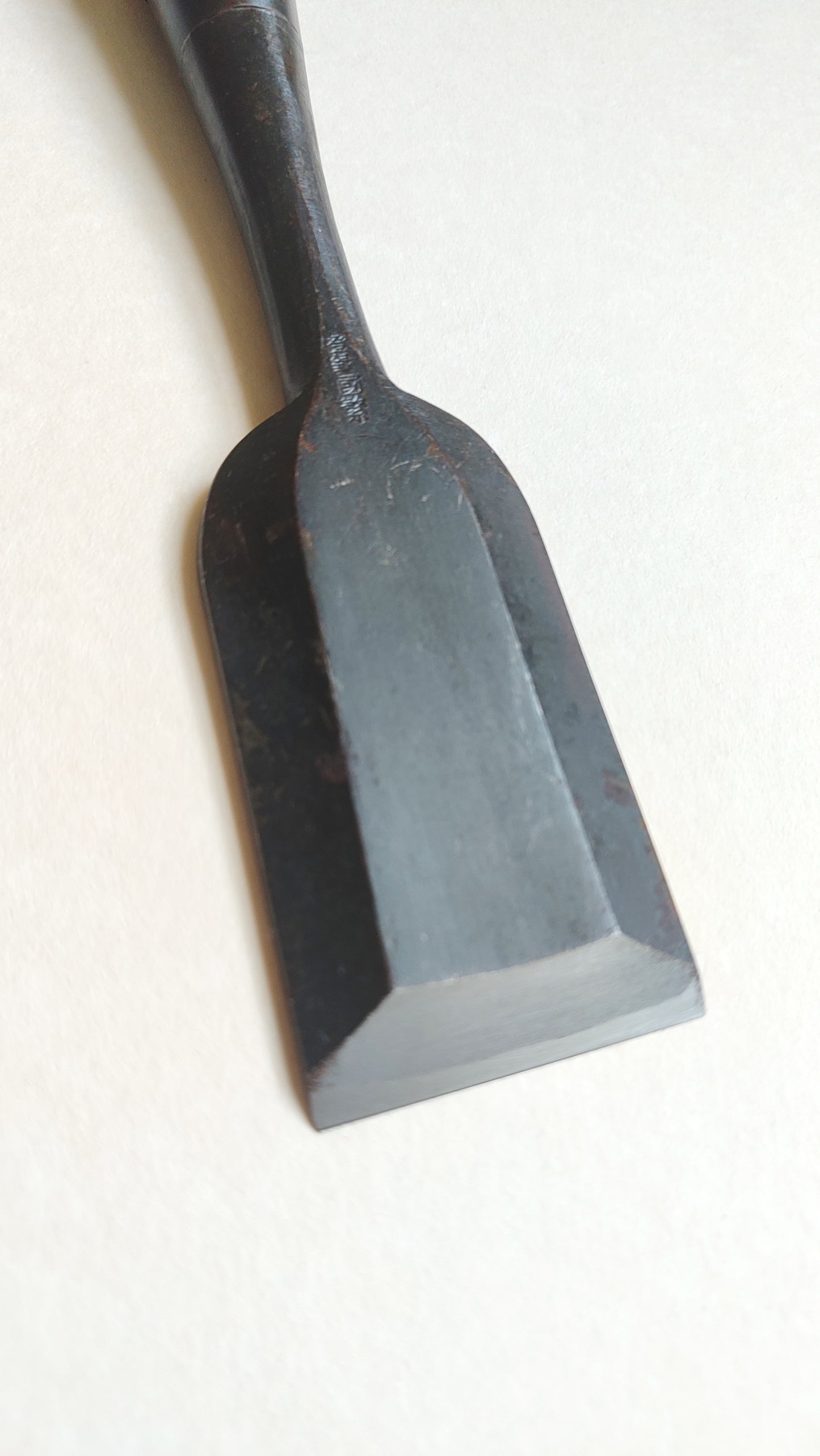 Large ciseau japonais "Tataki Nomi" 48mm Niigata