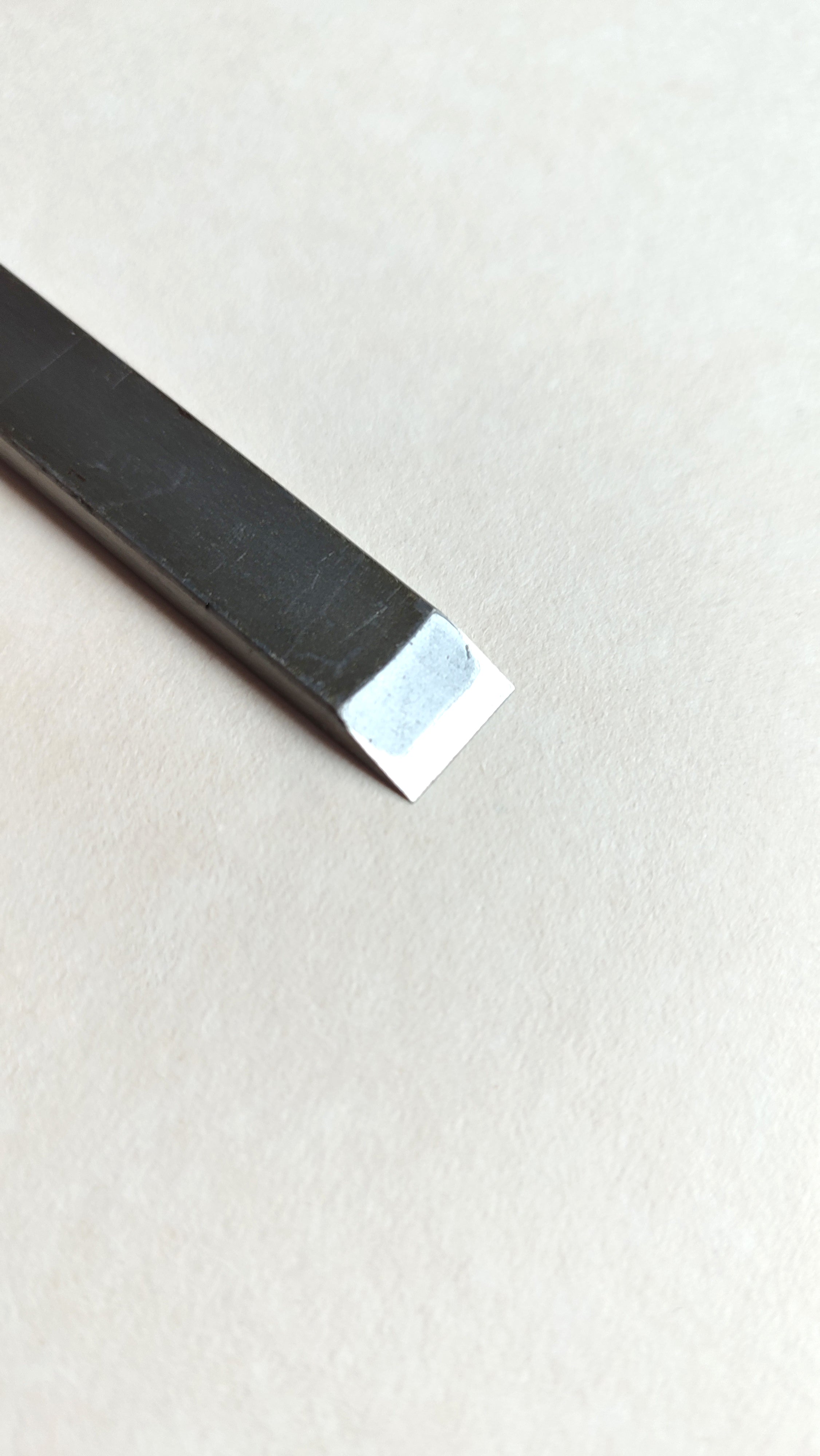 Ciseau japonais "Kinari Nomi" 12mm "Tetsuo Kanayama"