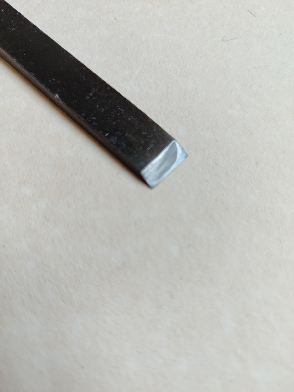 Ciseau japonais "Usu Nomi" 12mm "Kusuma"
