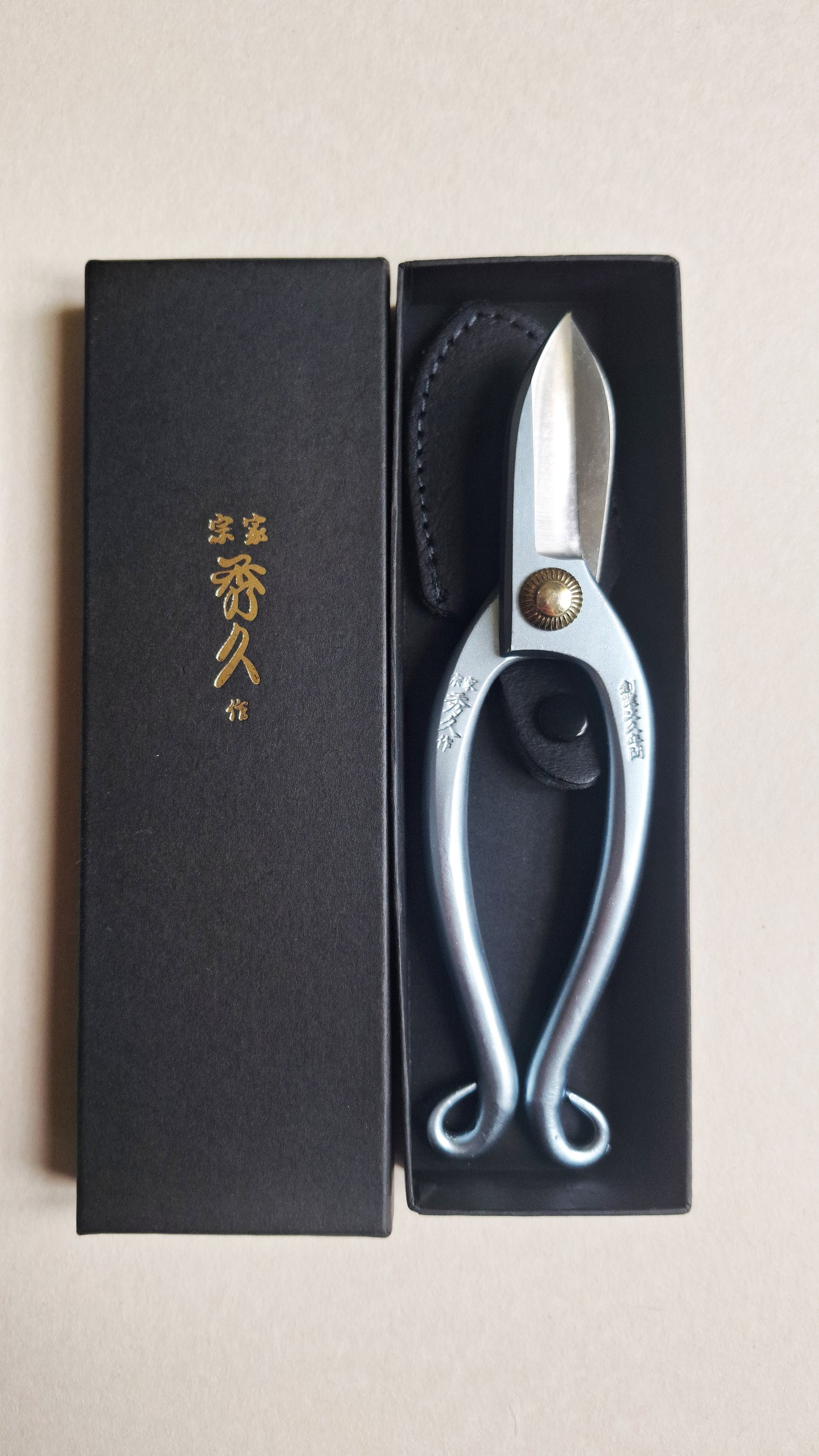 Sécateur pour Ikebana style "Ikenobo" 165mm "Hidehisa"