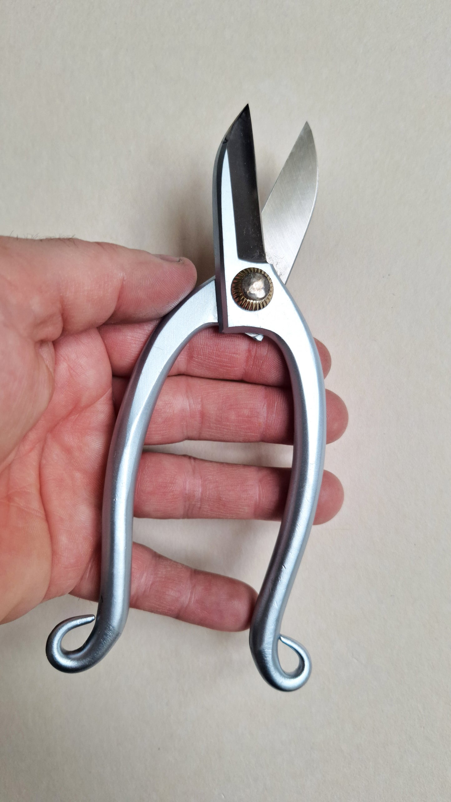 Sécateur pour Ikebana style "Ikenobo" 165mm "Hidehisa"