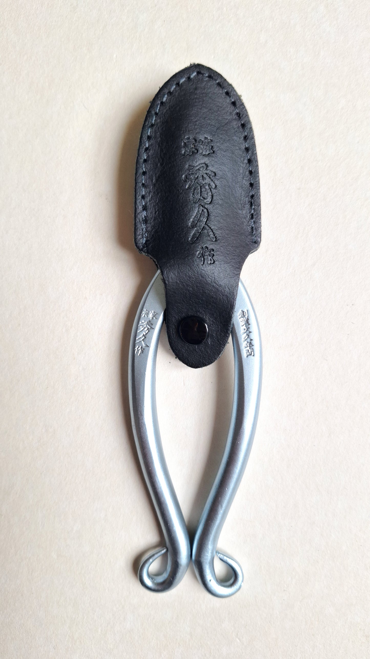 Sécateur pour Ikebana style "Ikenobo" 165mm "Hidehisa"