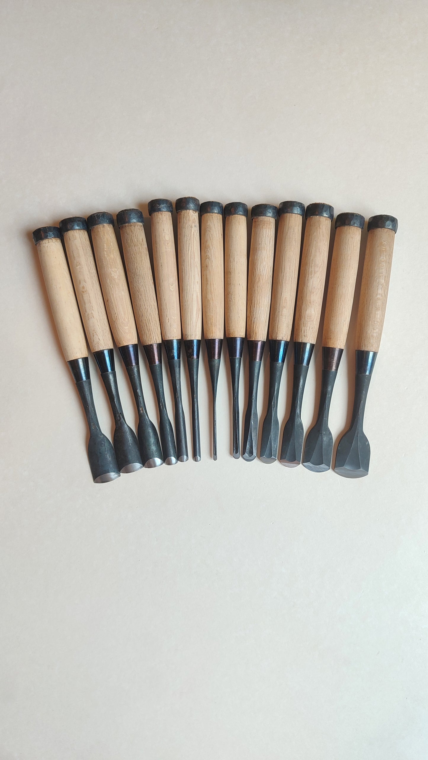 Set de ciseaux de sculpture japonais "Maru nomi" 13 pièces "Kunihide"