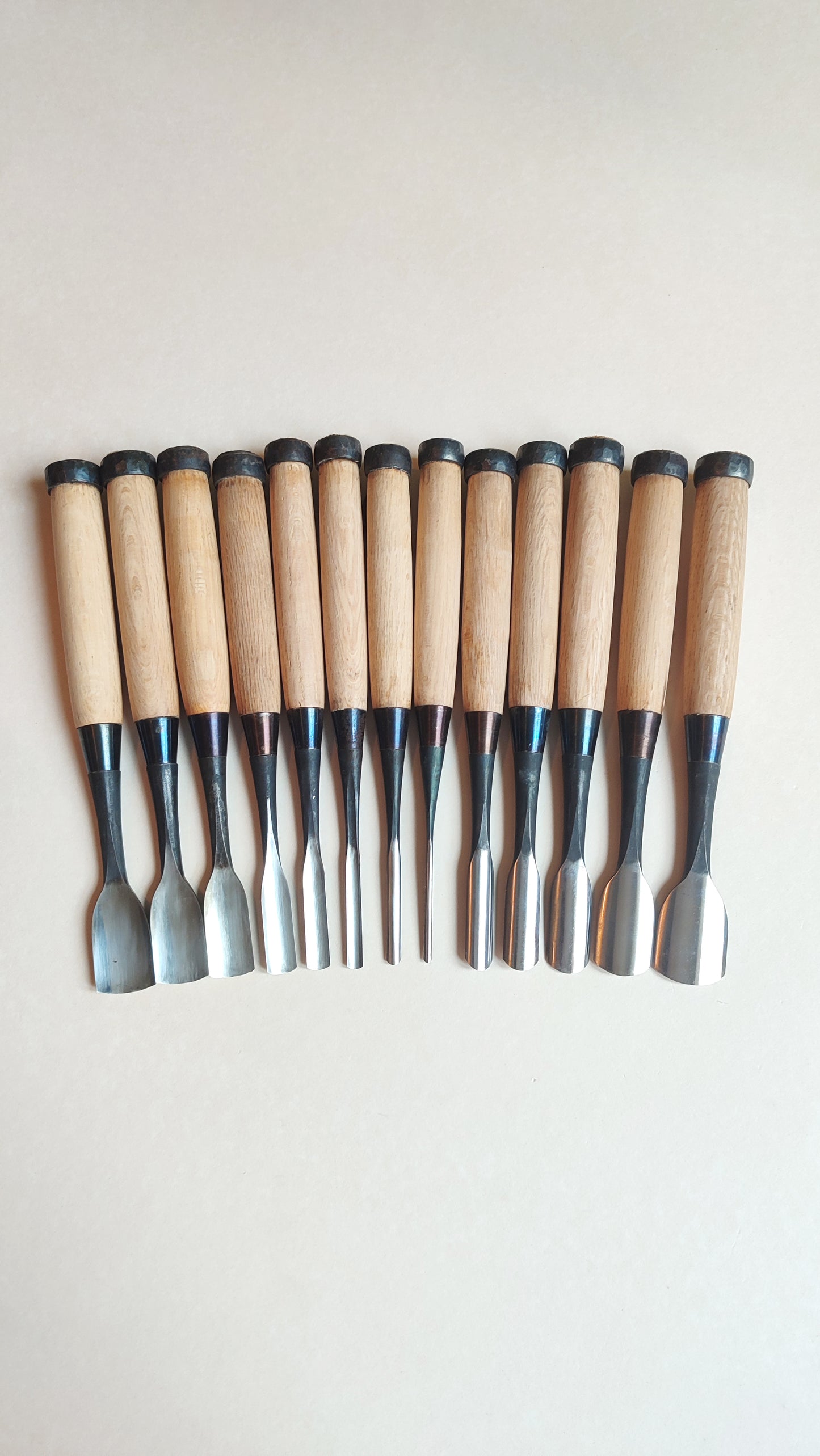 Set de ciseaux de sculpture japonais "Maru nomi" 13 pièces "Kunihide"