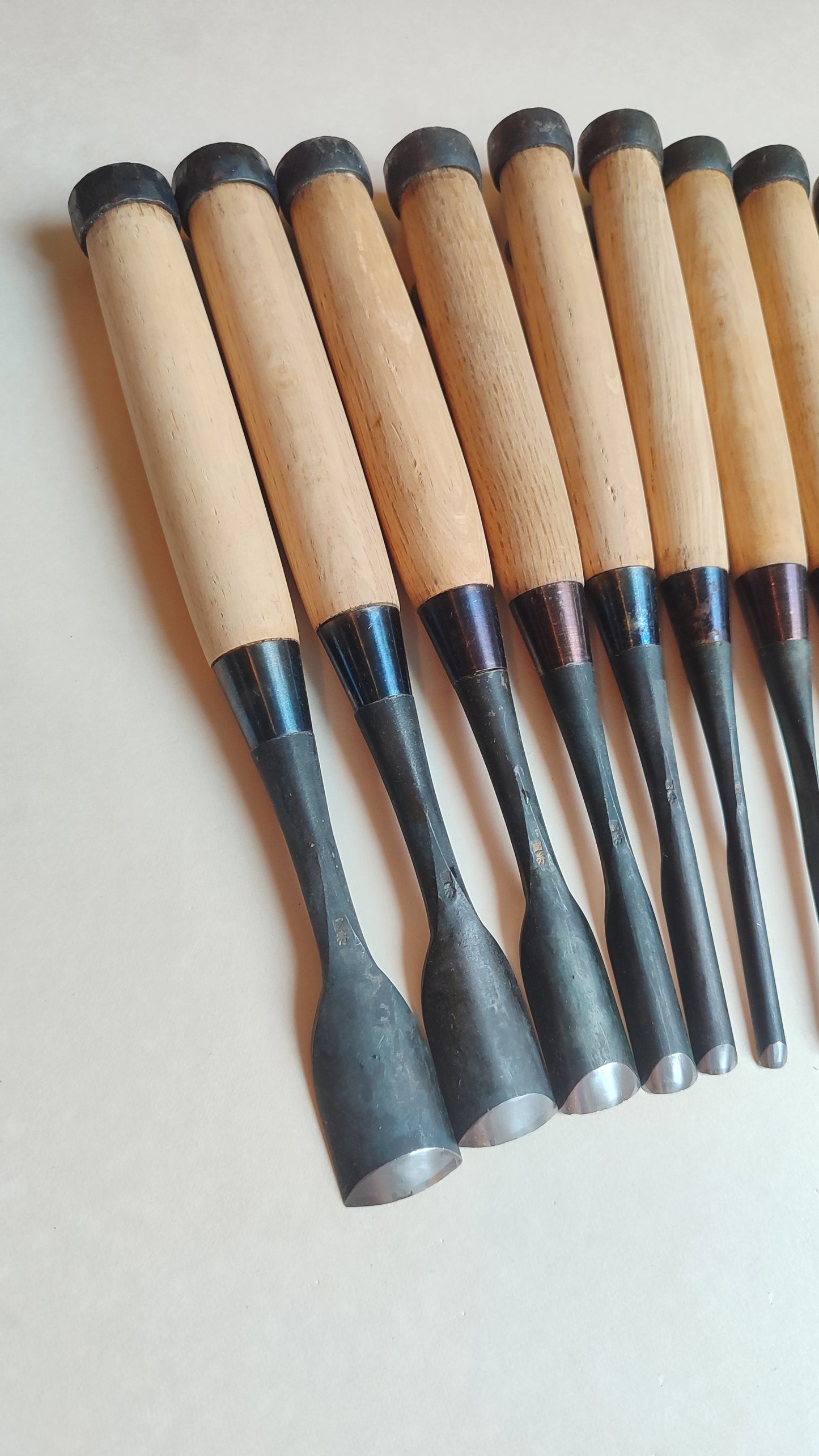 Set de ciseaux de sculpture japonais "Maru nomi" 13 pièces "Kunihide"