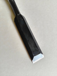 Ciseau Japonais  "Chu Usu Nomi" 24mm "Yasaku"