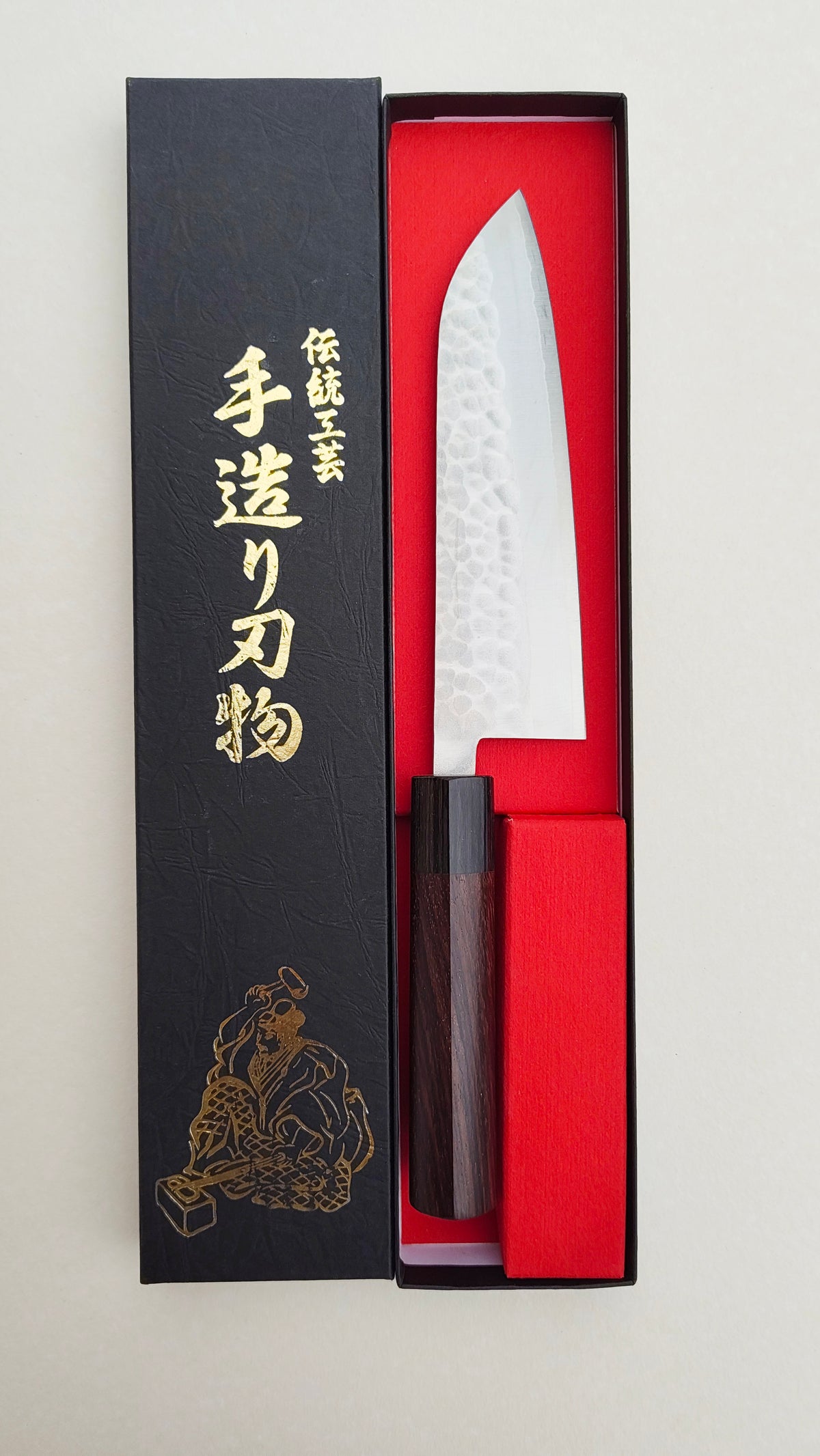 Magnifique couteau de cuisine japonais damassé "Santoku" VG10 165mm "Tsuchime"