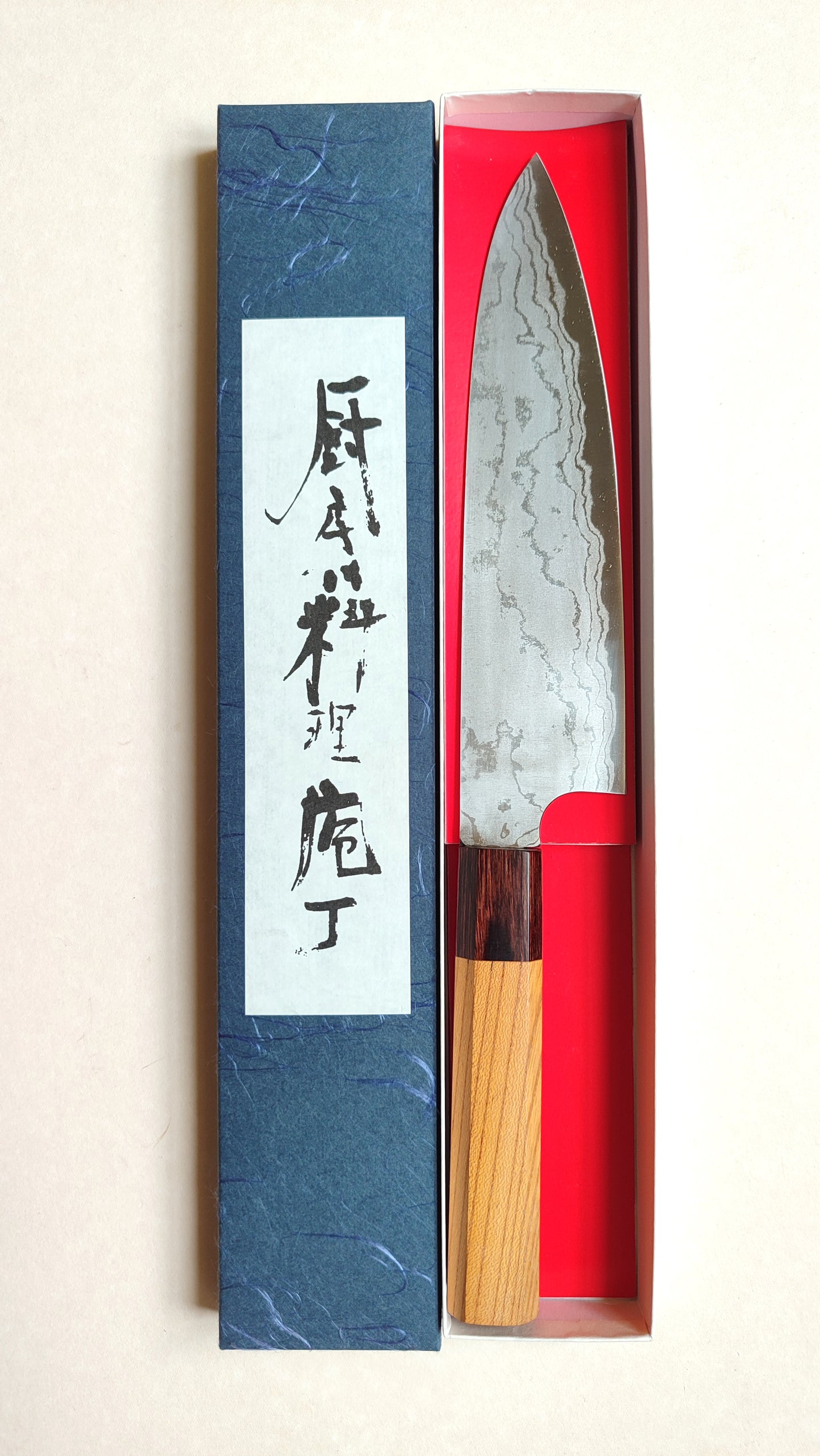 Magnifique couteau de cuisine japonais "Gyuto" 180mm White steel "Shiro kamo"